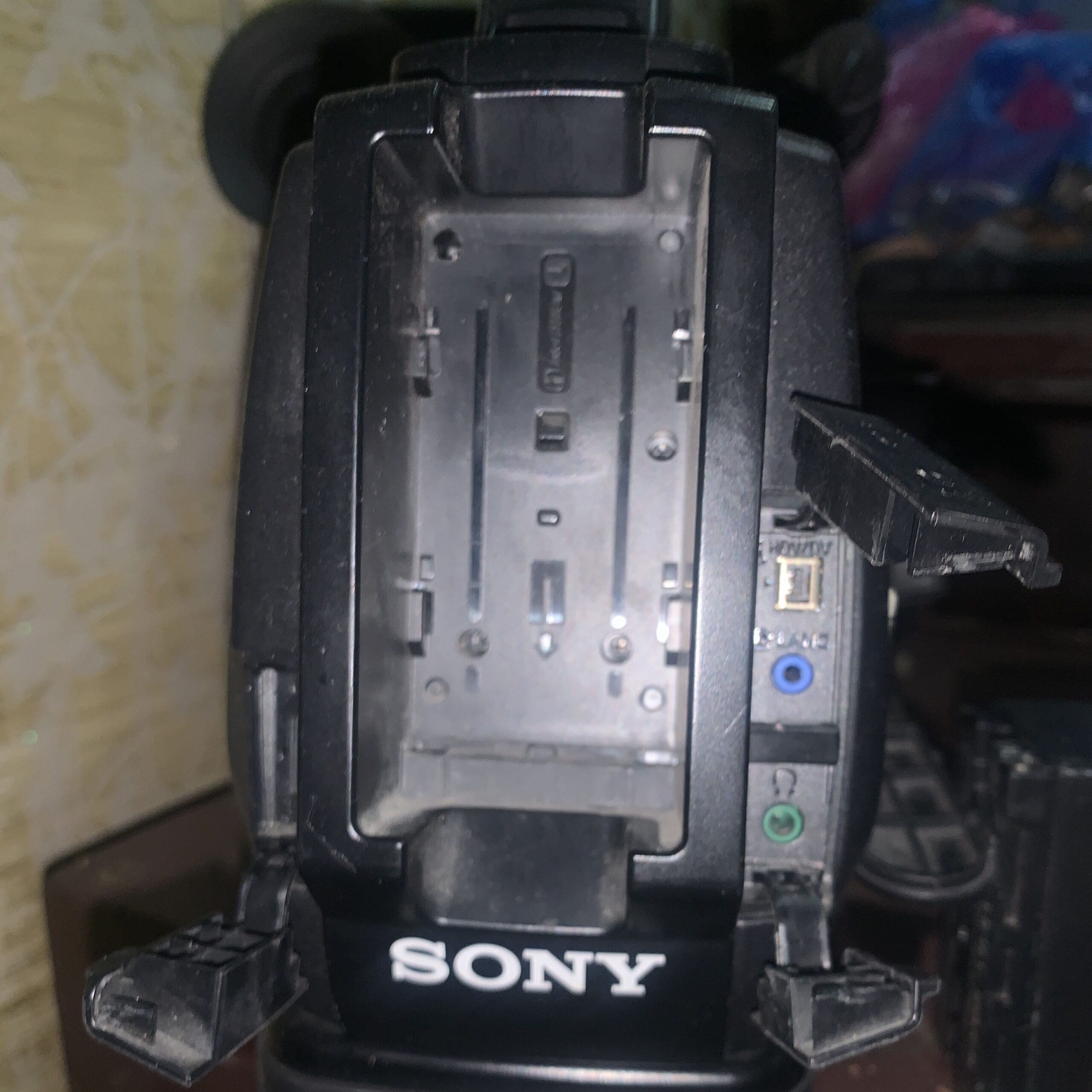 كأمره . HVR-HD1000 – SONY