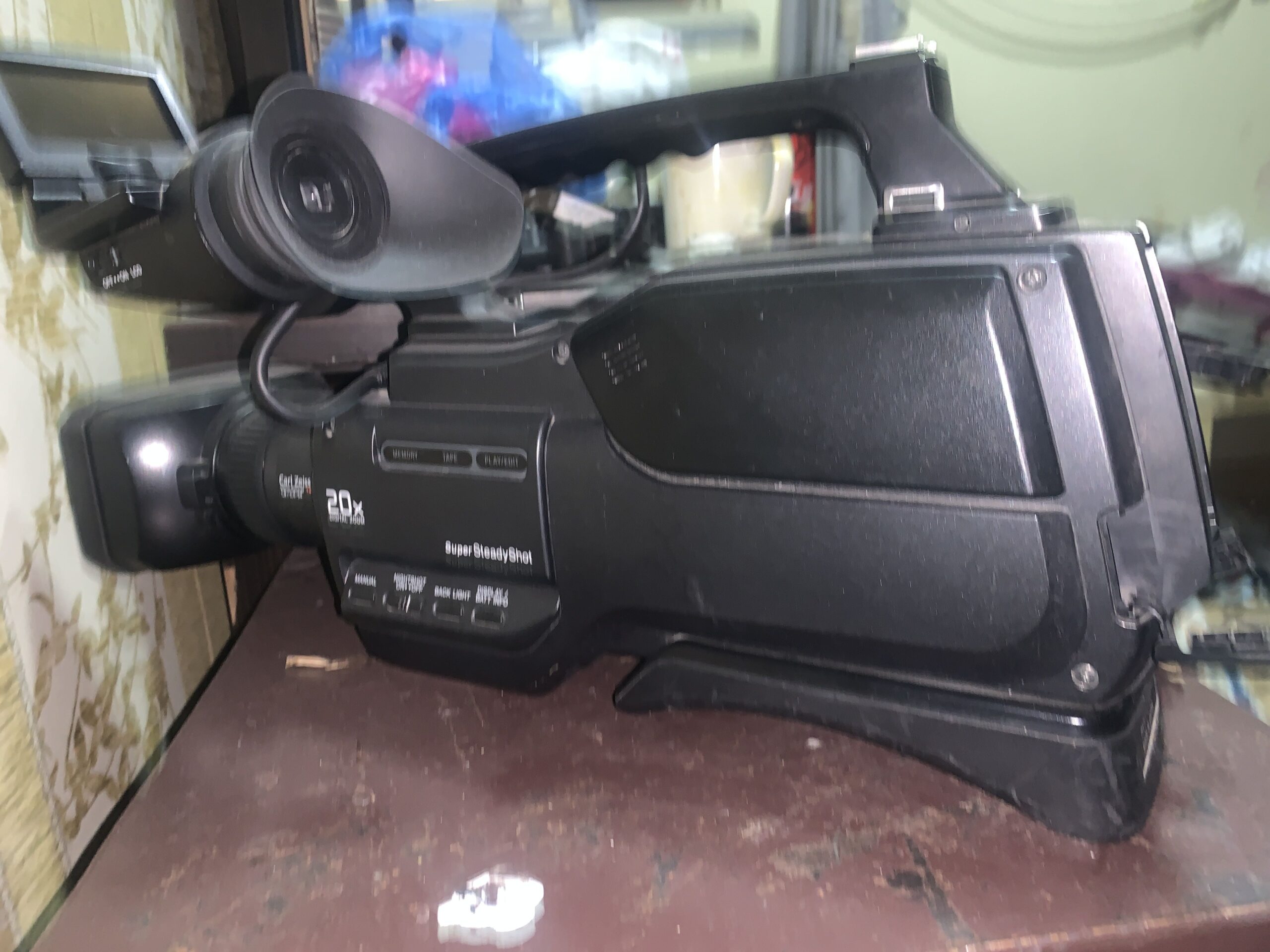 كأمره . HVR-HD1000 – SONY