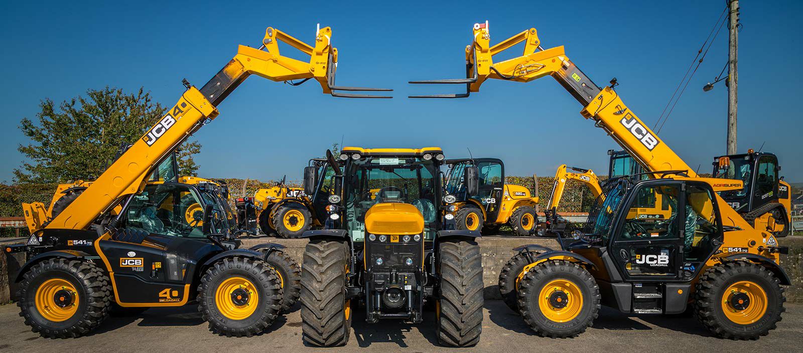 جي سي بي تليهندر رافعة تلسكوبية للايجار في الجبيل