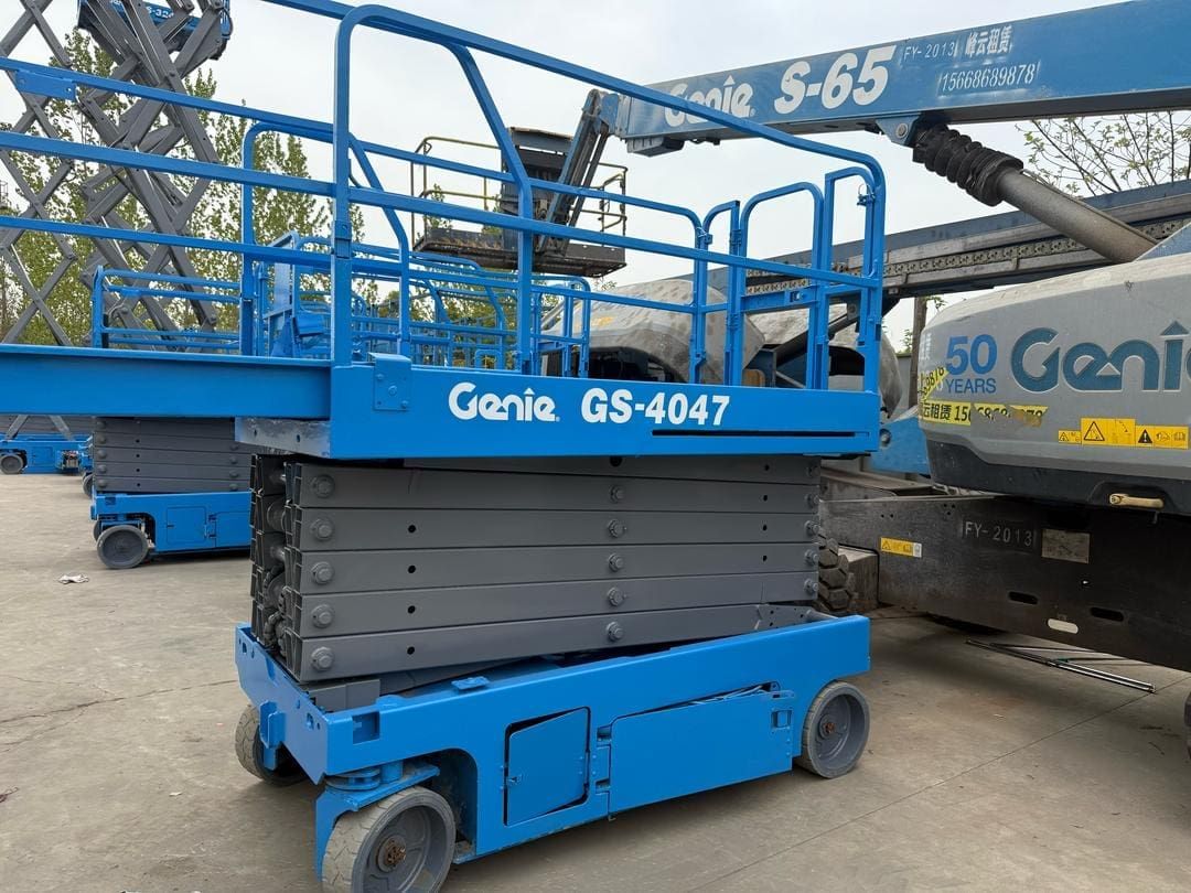 سيزرلفت مانلفت كرينات للايجار