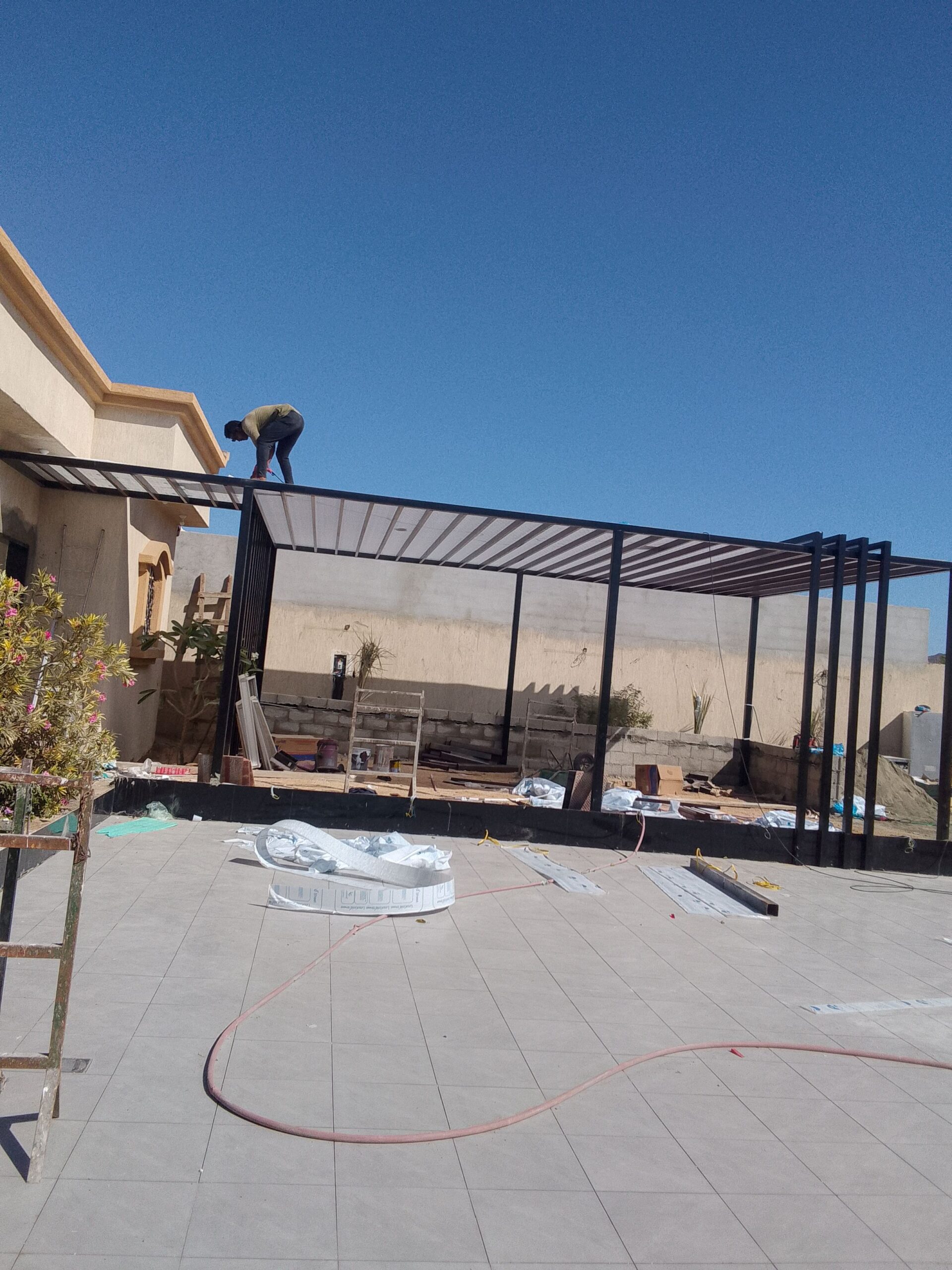 تركيب ساندوتش بنل بأفضل الاسعار بنا ملاحق ترميم مب