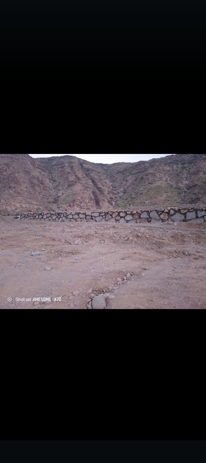 معلم بنين حجر صخريه كبيره وسغيره وربربه