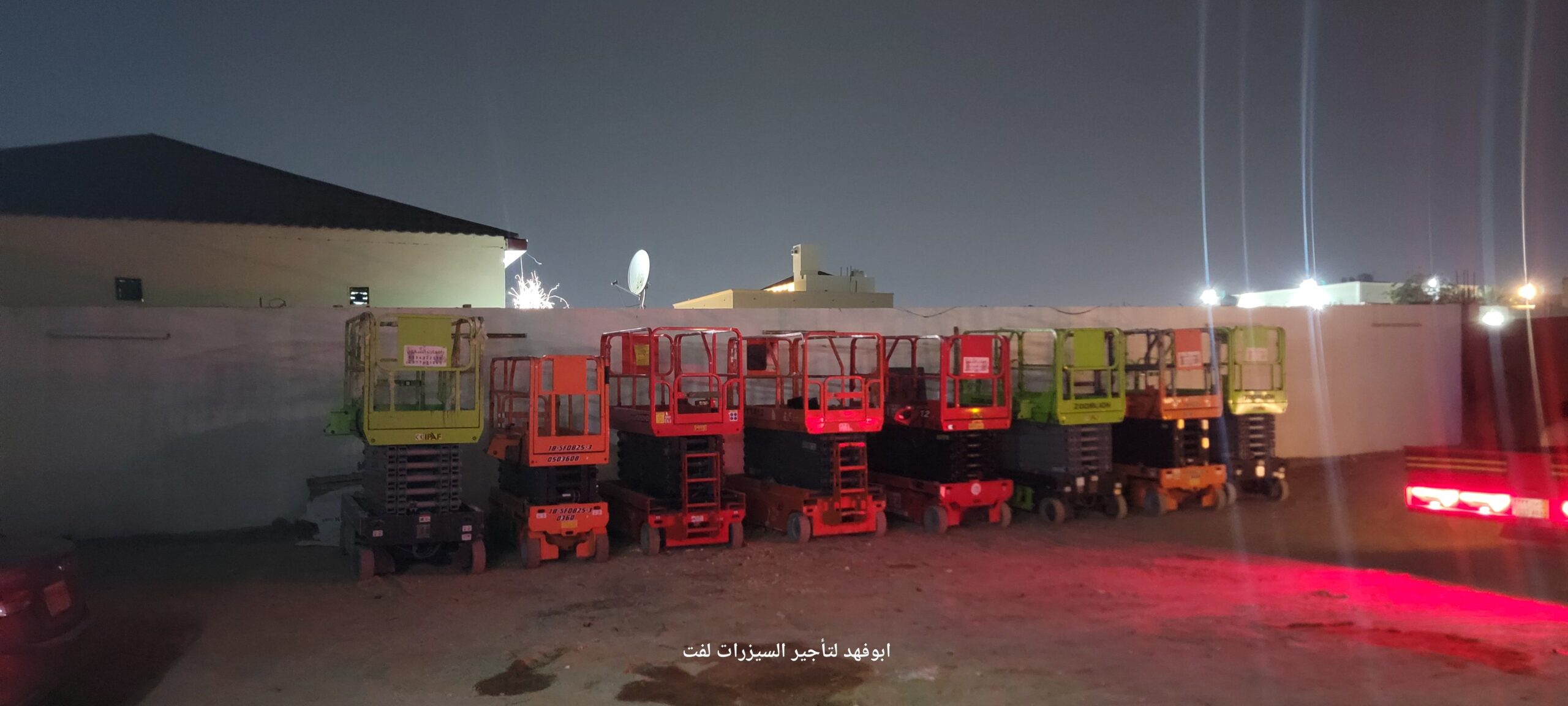 1. *سيزر لفت 6 متر*: موديل حديث للإيجار – ارتفاع 6