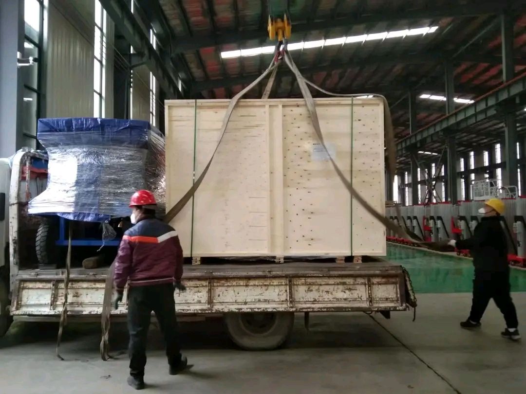 رافعات شوكية وسيزرات ليفت للايجار