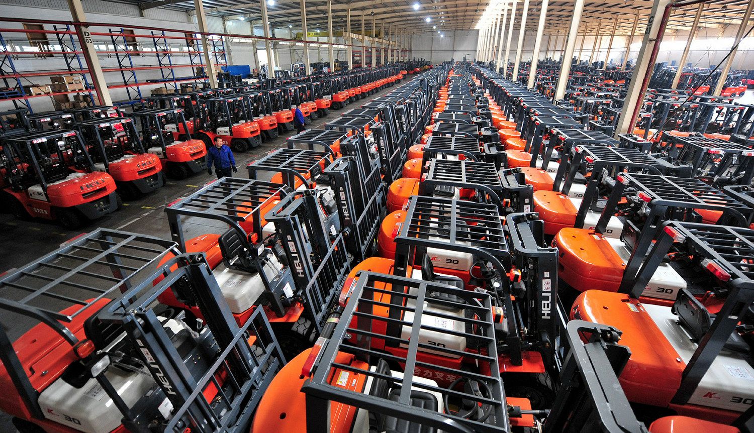 رافعات شوكية فور كليفت للإيجار من 1.5طن الى 30طن م