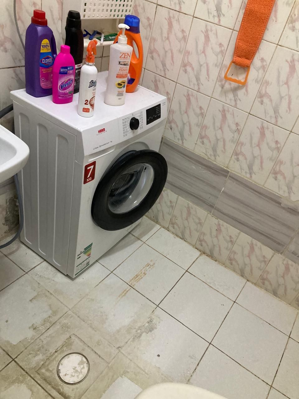 دينا طش نظافة مستودعات فلل وقصور وشقق وسطح من الاث