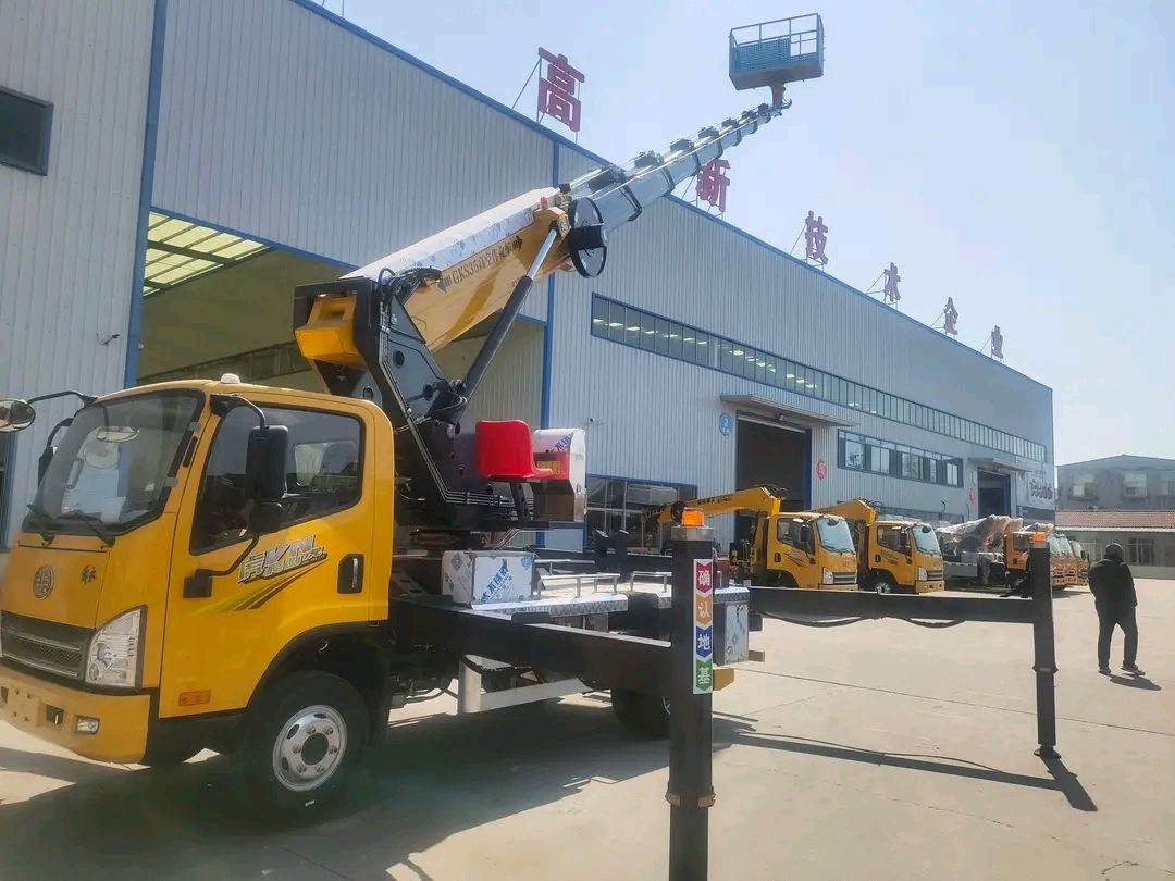 سيزرات ليفت وتاور لايت وتيلهندلر ومان لفت متوفرة ل