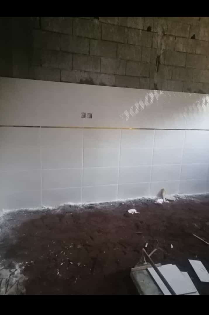 مبلط لجميع انواع السيراميك ورخام جيزان صبيا بيش اب