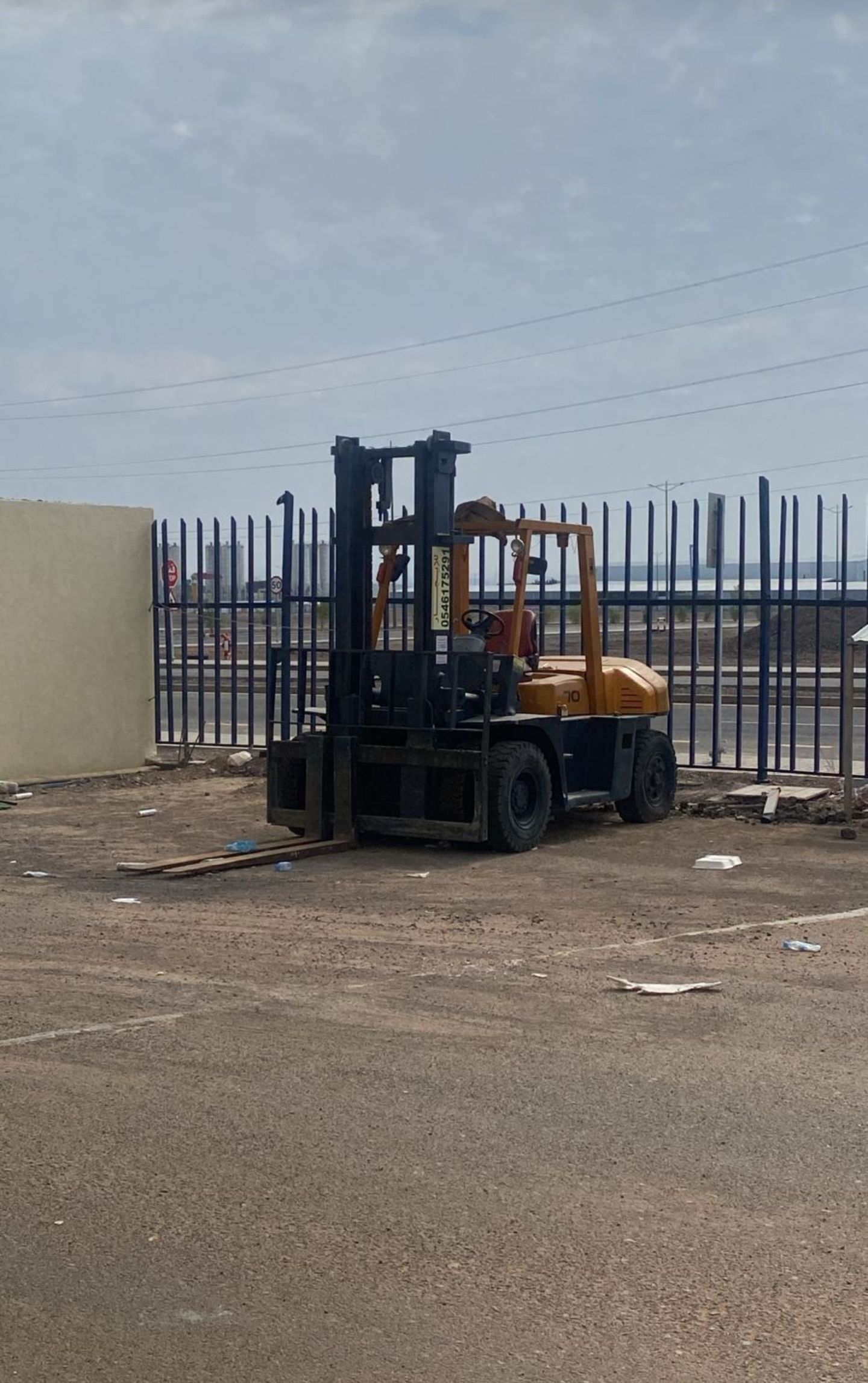 سيزرات لفت مان لفت للايجار روافع بكل احجامها للايج