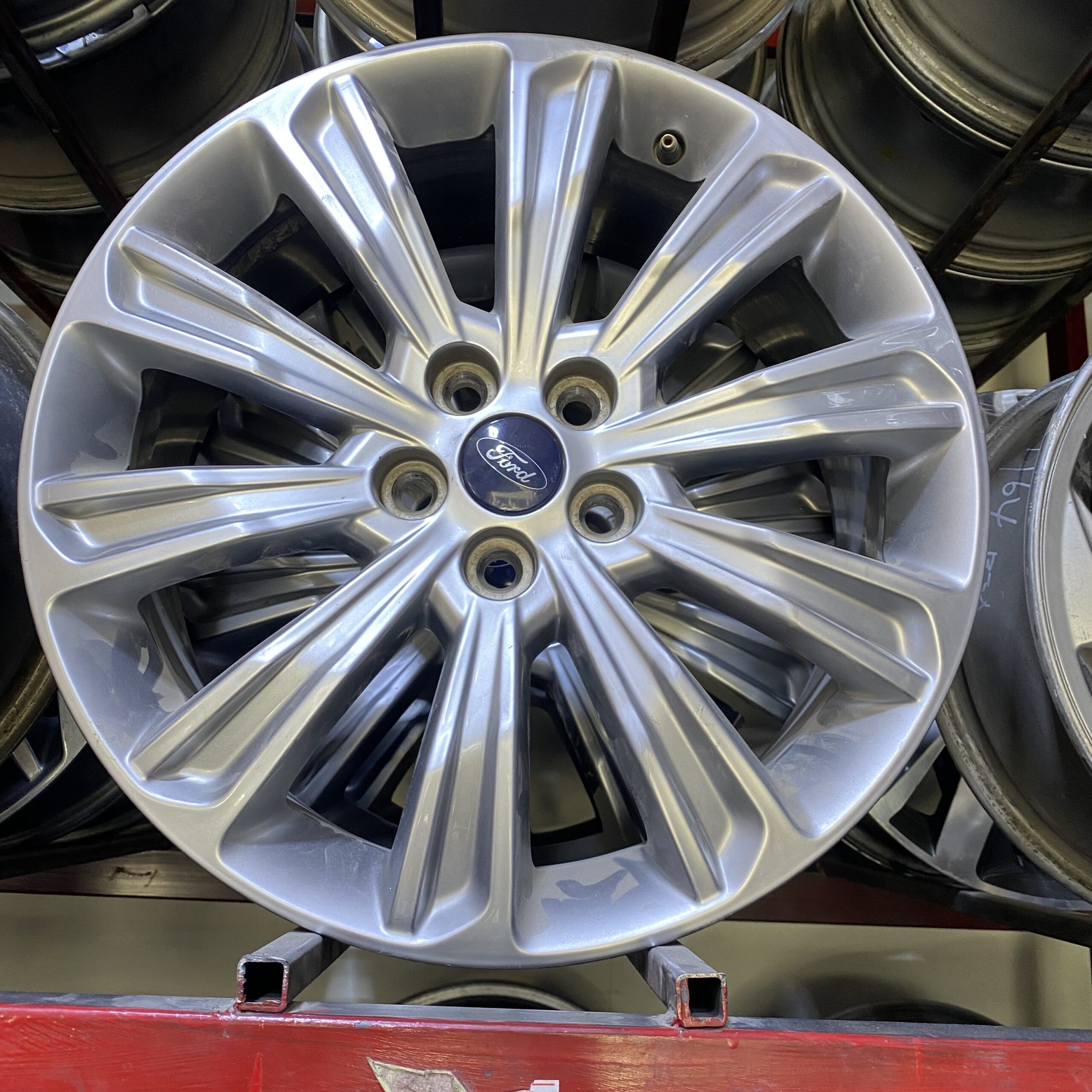 جنوط تورس موديل ٢٠٢٤ مقاس ١٩ فل كامل اصلي وماه ل