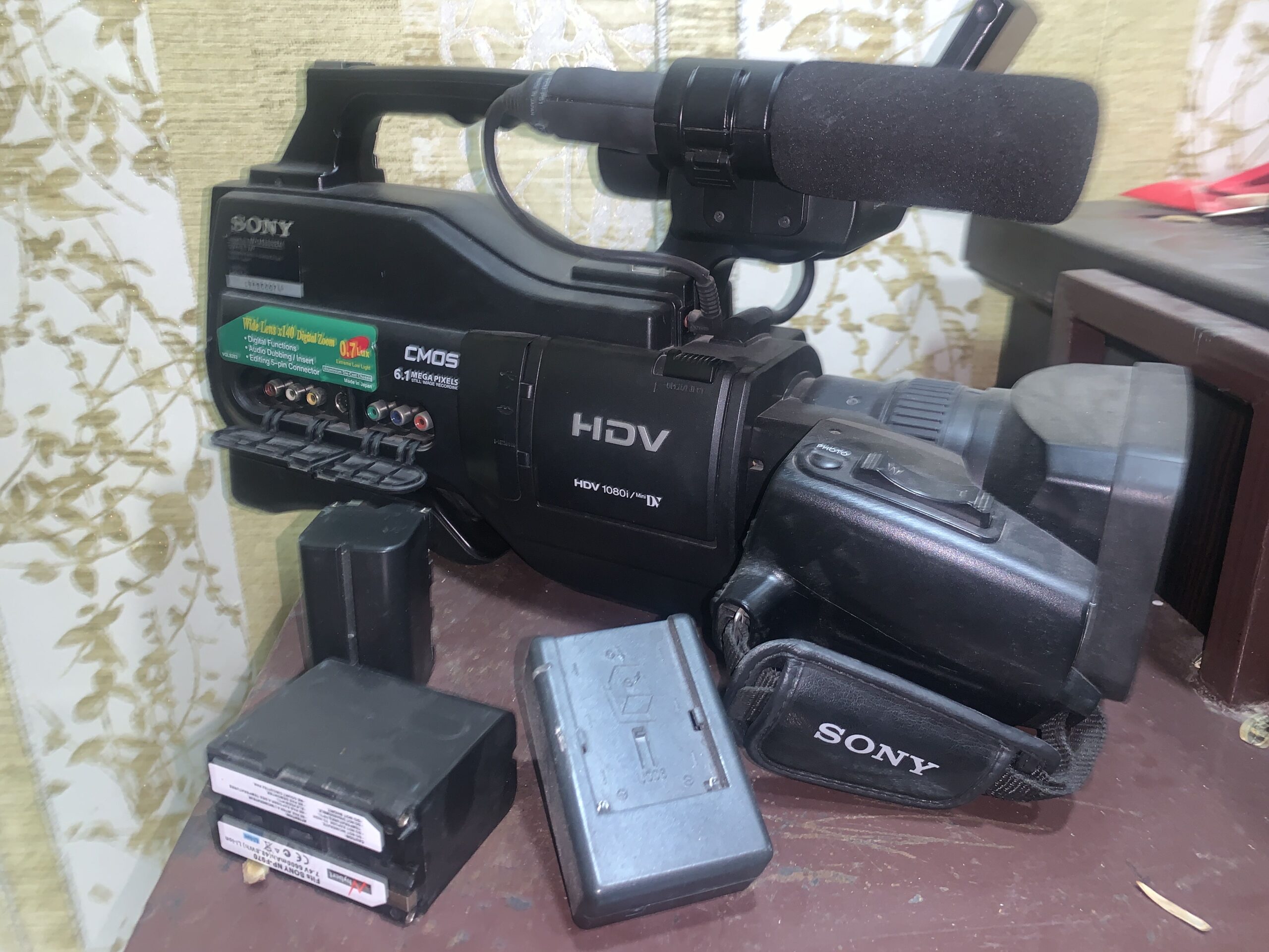 كأمره . HVR-HD1000 – SONY