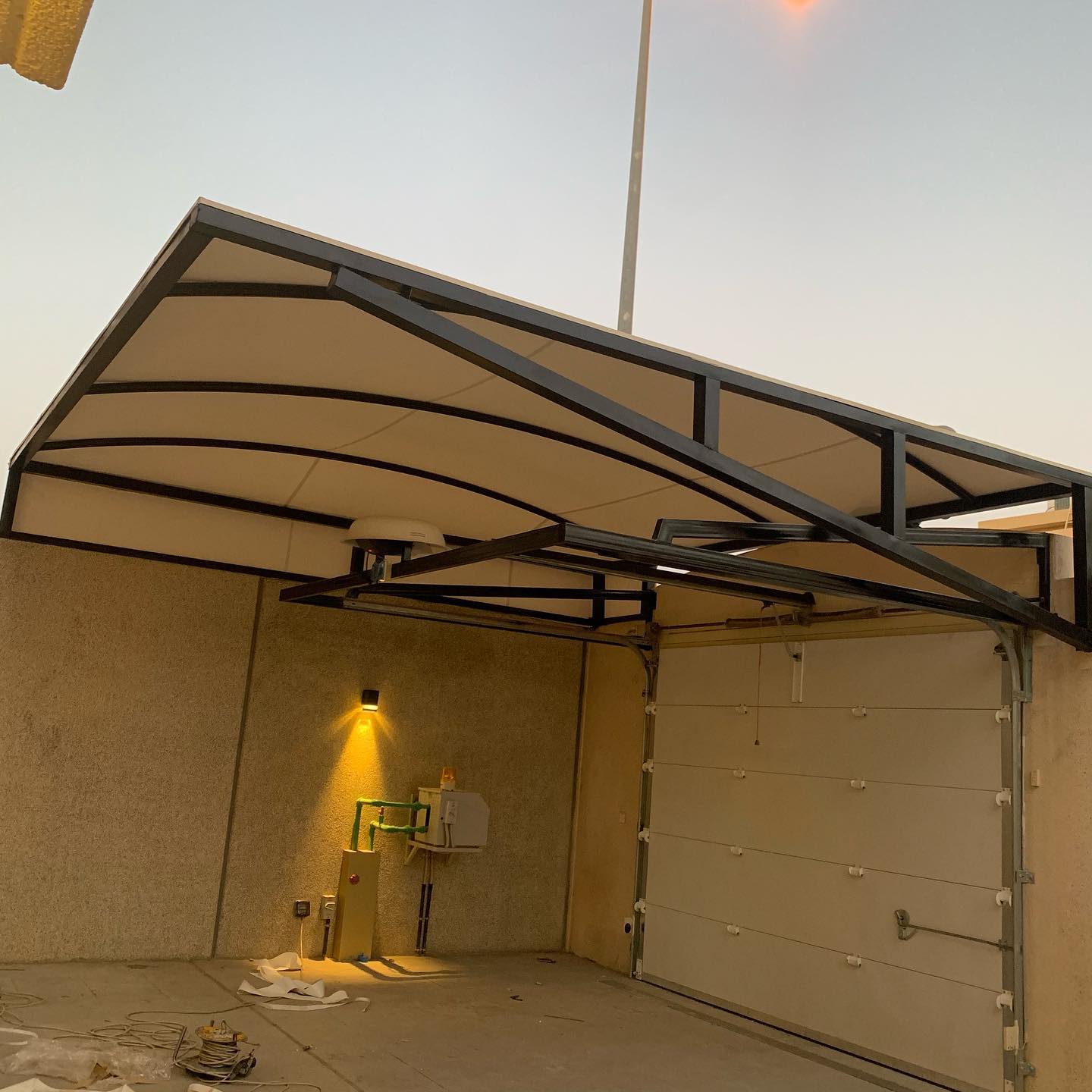 مظلات مواقف سيارات تركيب فوري وضمان