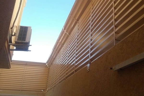 سواتر بلاستيك ملون عالية الجودة مع ضمان