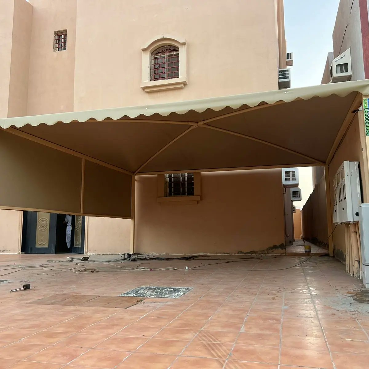 مظلات مسابح راقية بأسعار مناسبة