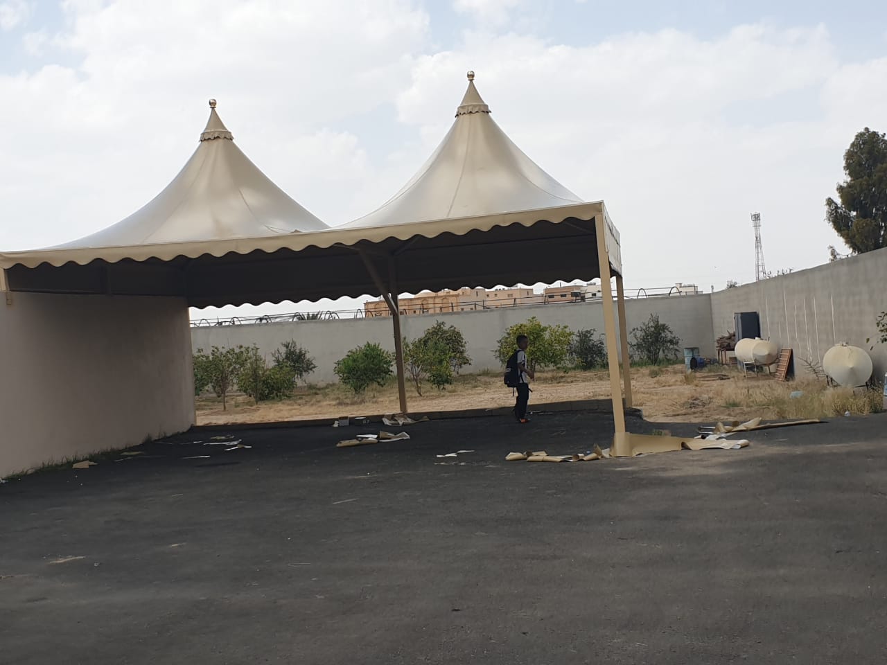 مظلات شرقية وخشبية للمداخل – شكل جميل ومتين