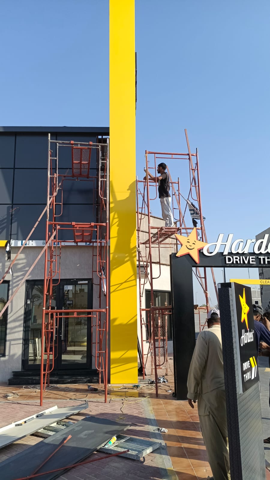 تصميم وتركيب واجهة محلات كلادينج