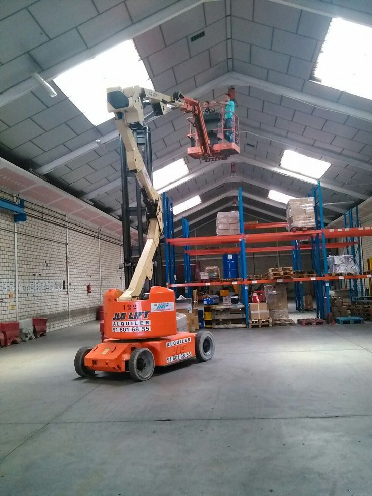 رافعات شوكيه متوفرة للايجار وسيزرات لفت للايجار