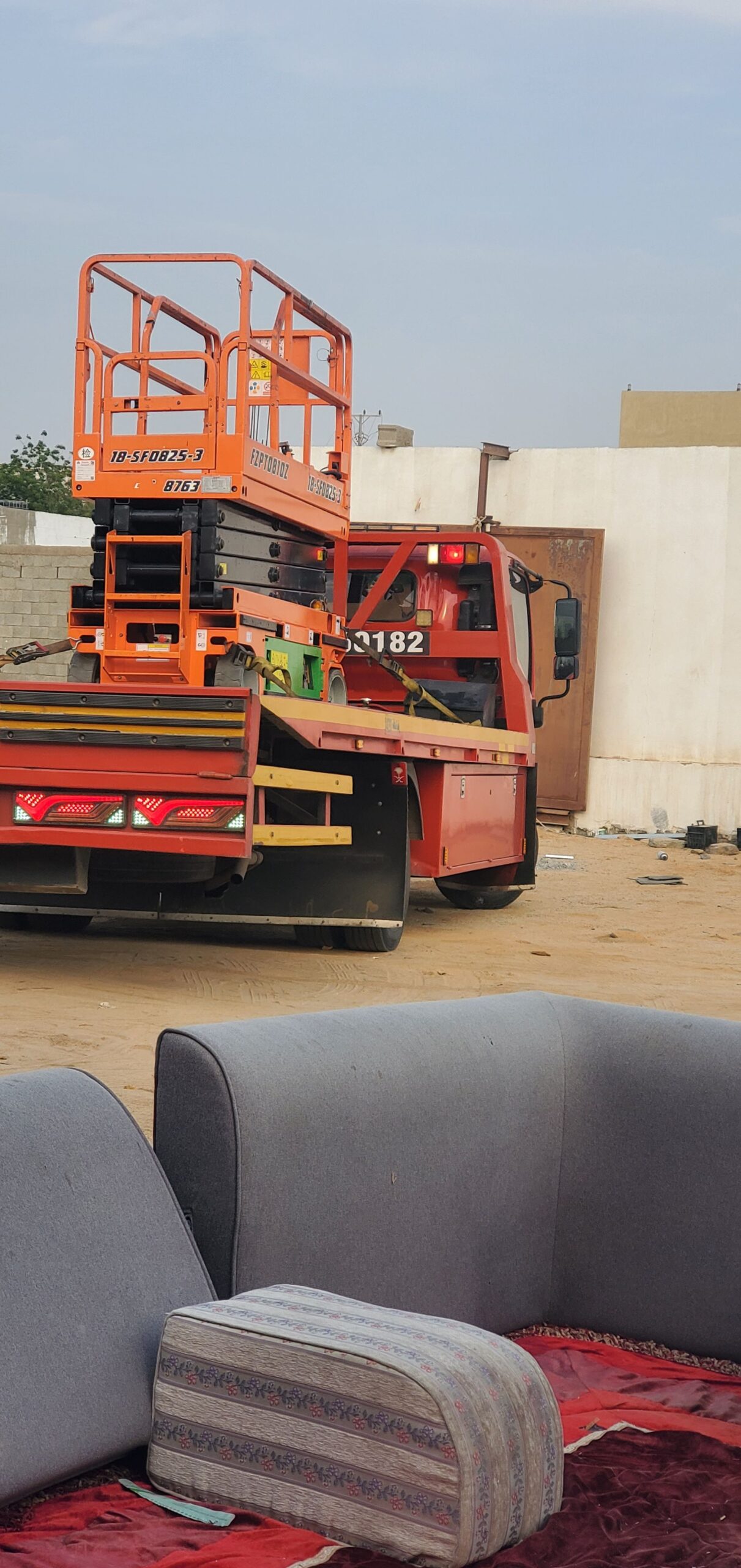 سيزر لفت ومان لفت ورافعات شوكيه وكرينات بجميع انوا