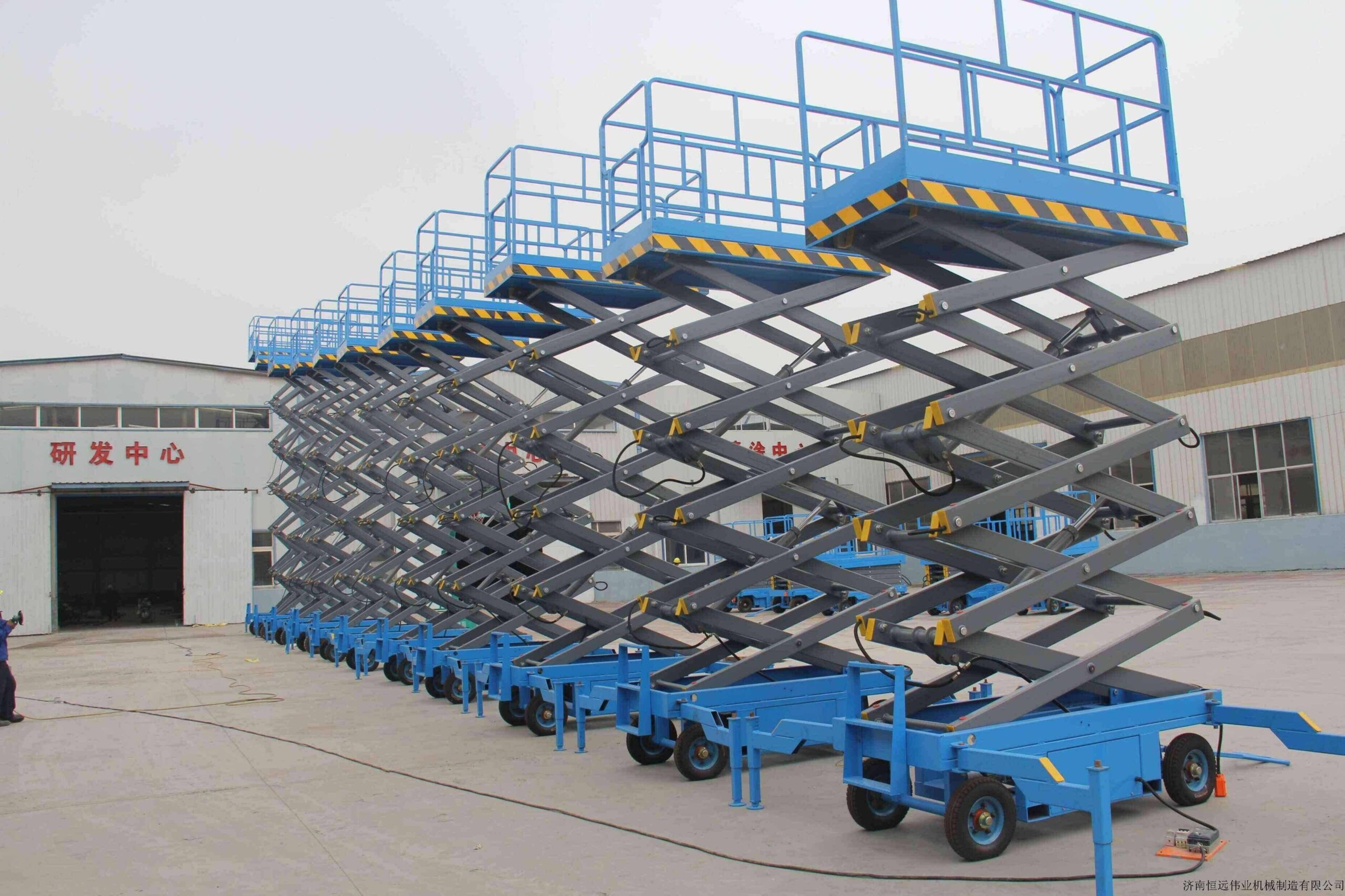 سيزر لفت للإيجار من 6متر الى 22متر ديزل وكهرباء _