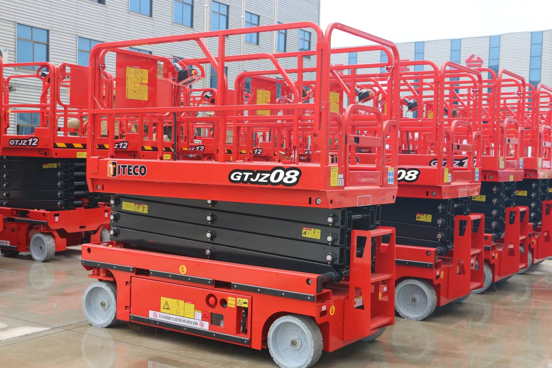 متوفر سيزر لفتات للإيجار سيزرات لفت للإيجار سقالات