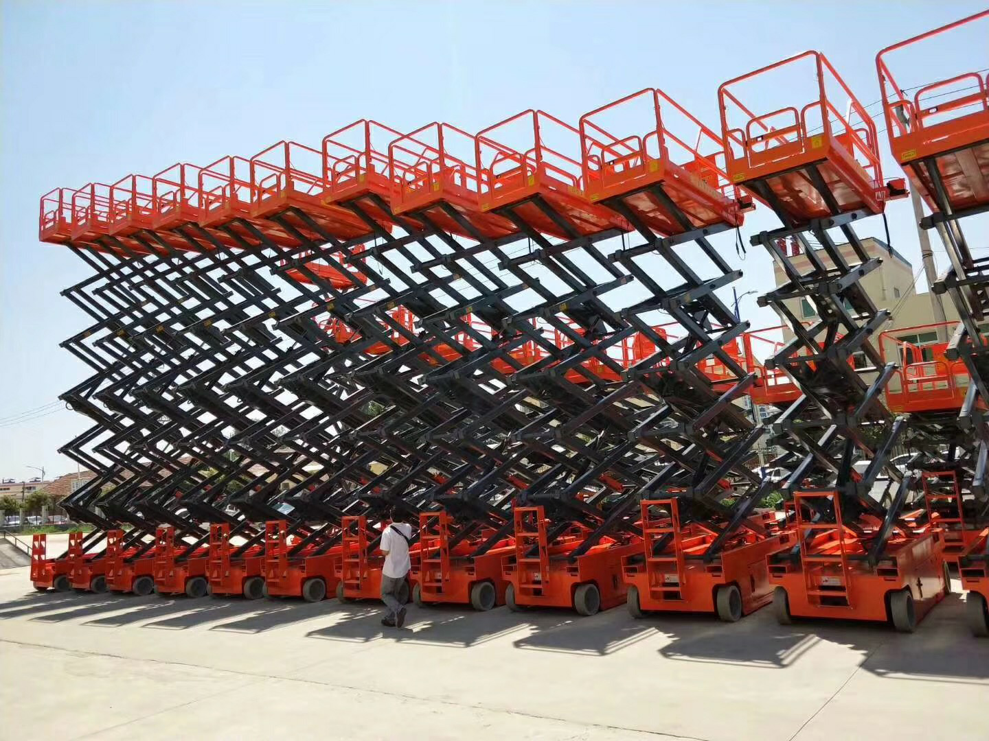 سيزر لفت للإيجار مان لفت للايجار رافعات مقصية للإي