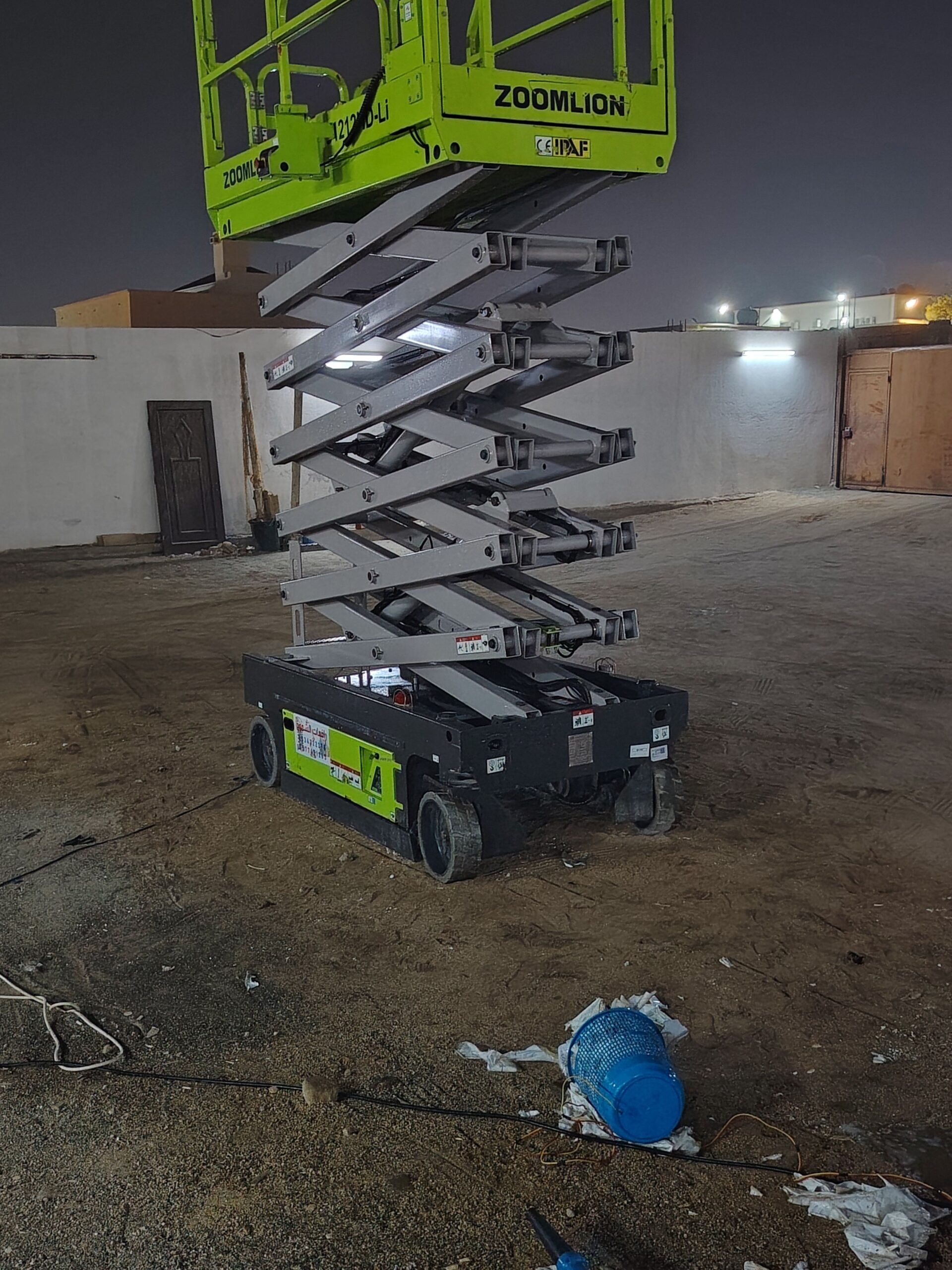 سيزر لفت 8متر10متر12متر 14متر16متر كهرباء للايجار