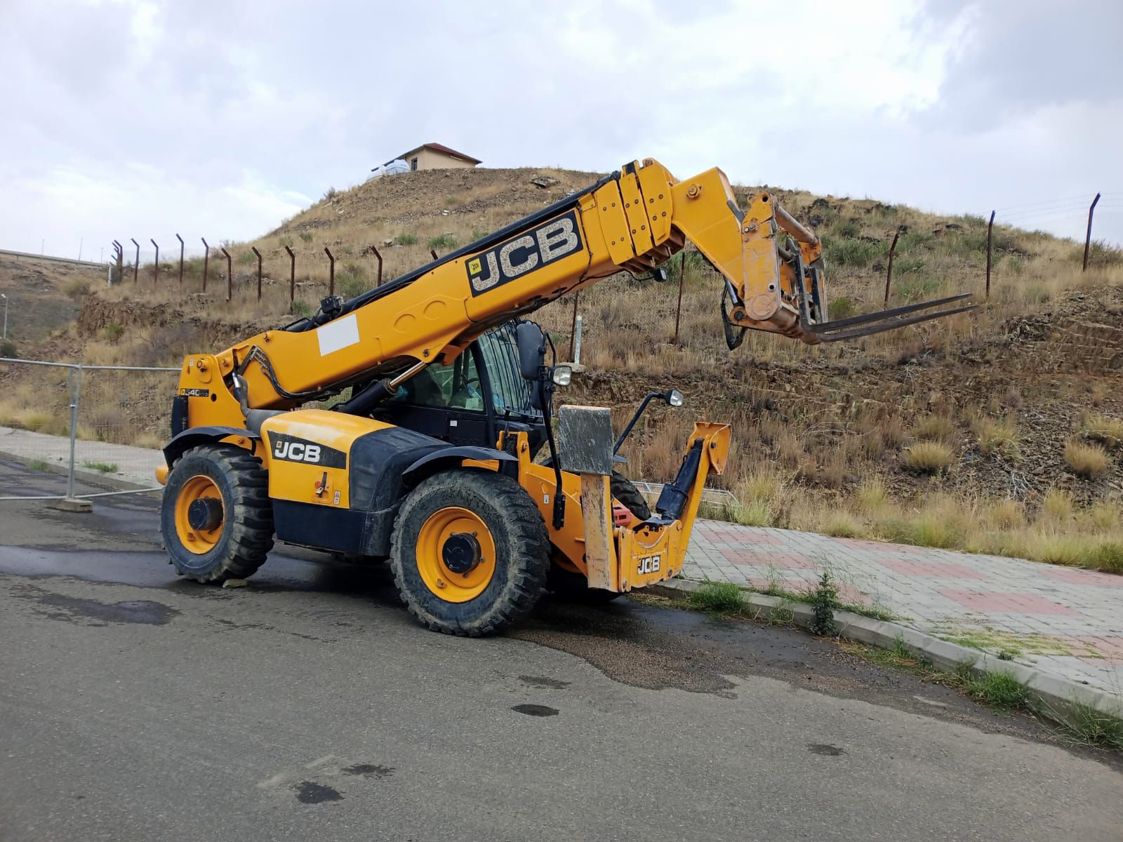 متوفر للايجار الشهري واليومي