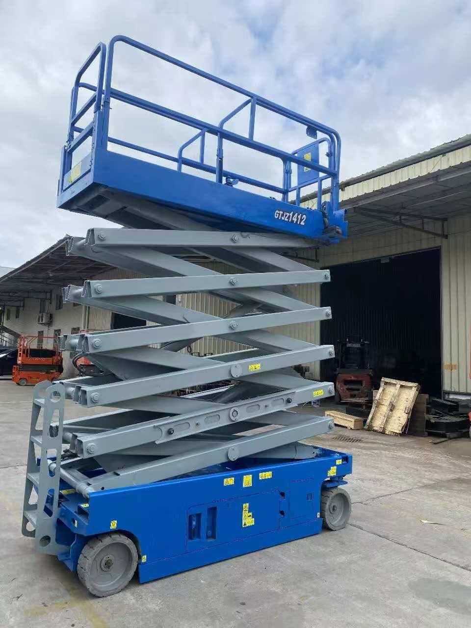 scissor lift 12meter 14mareh for rent Jaddah