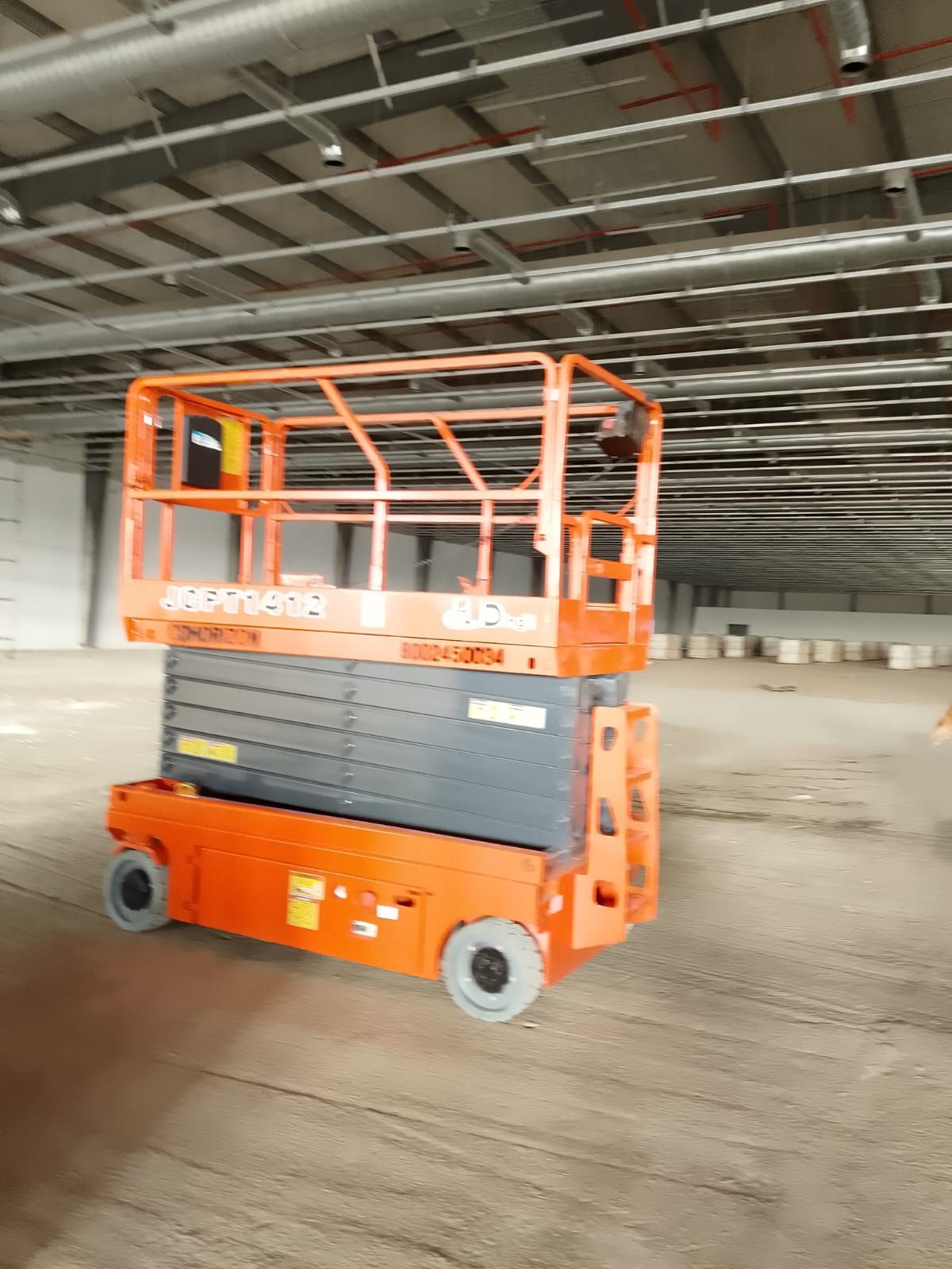 سيزر لفت ومان لفت ورافعات شوكيه وكرينات بجميع انوا