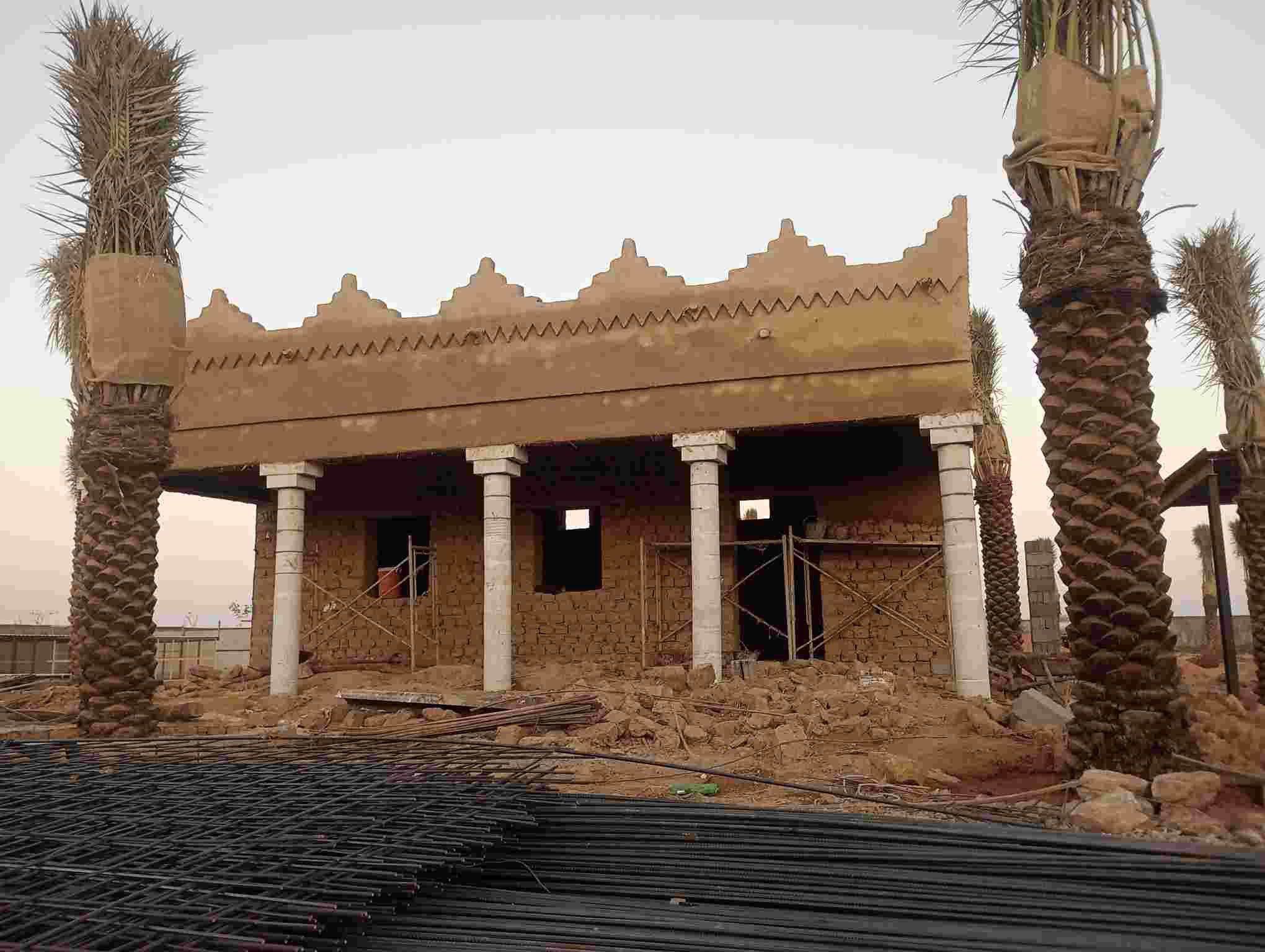 معلم بنا البيوت الطين