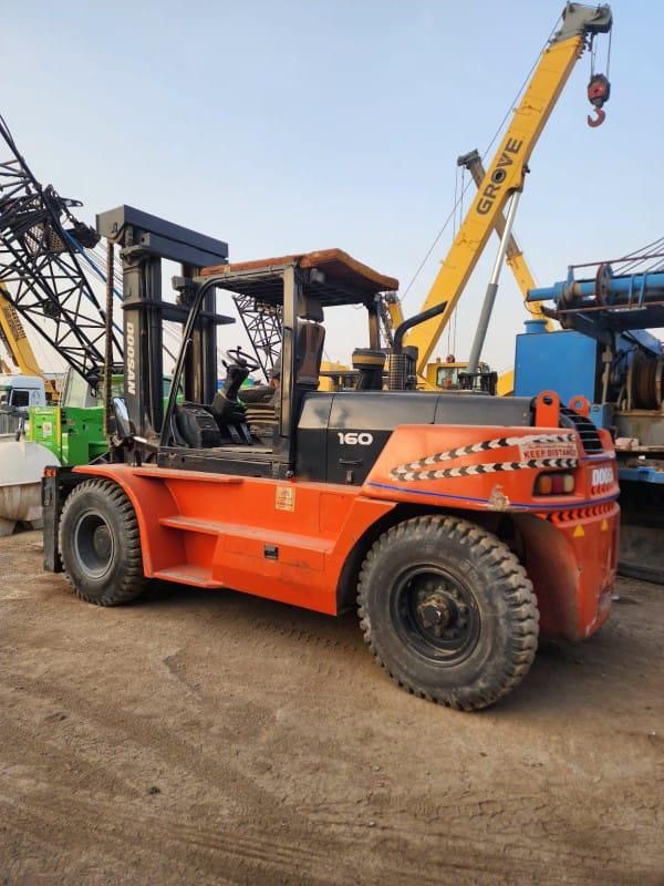 رافعه شوكيه فوركلفت 3طن5طن7طن10طن16طن للايجار