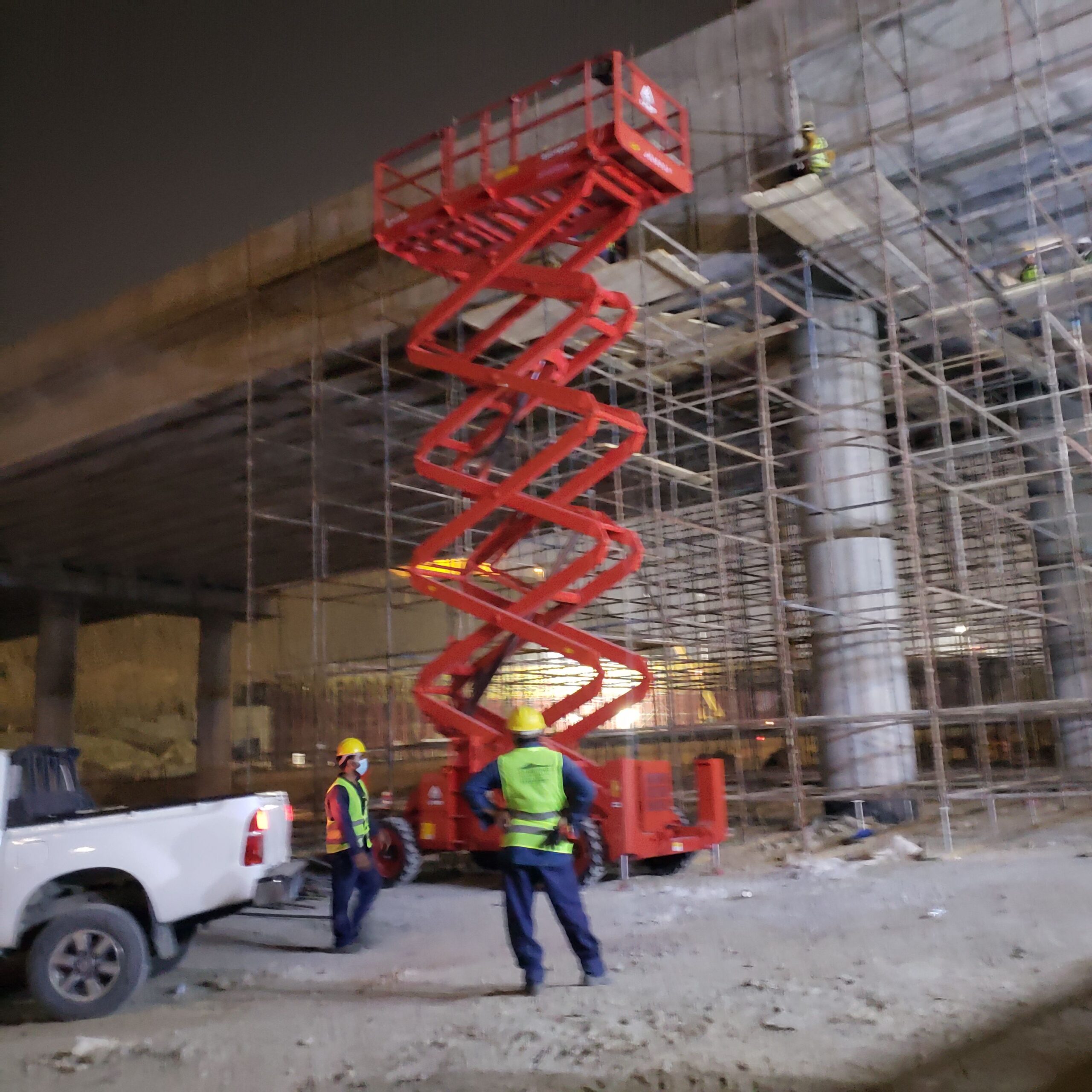 سيزر لفت مقصية كهرباء وديزل مان لفت 8متر 10متر 12