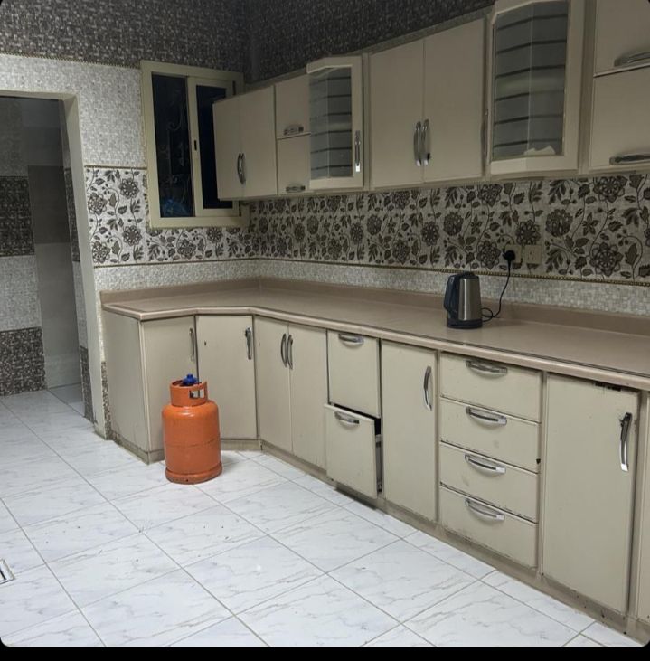 نجار فك وتركيب وصيانة ونقل جميع الاثاث في جميع أنح