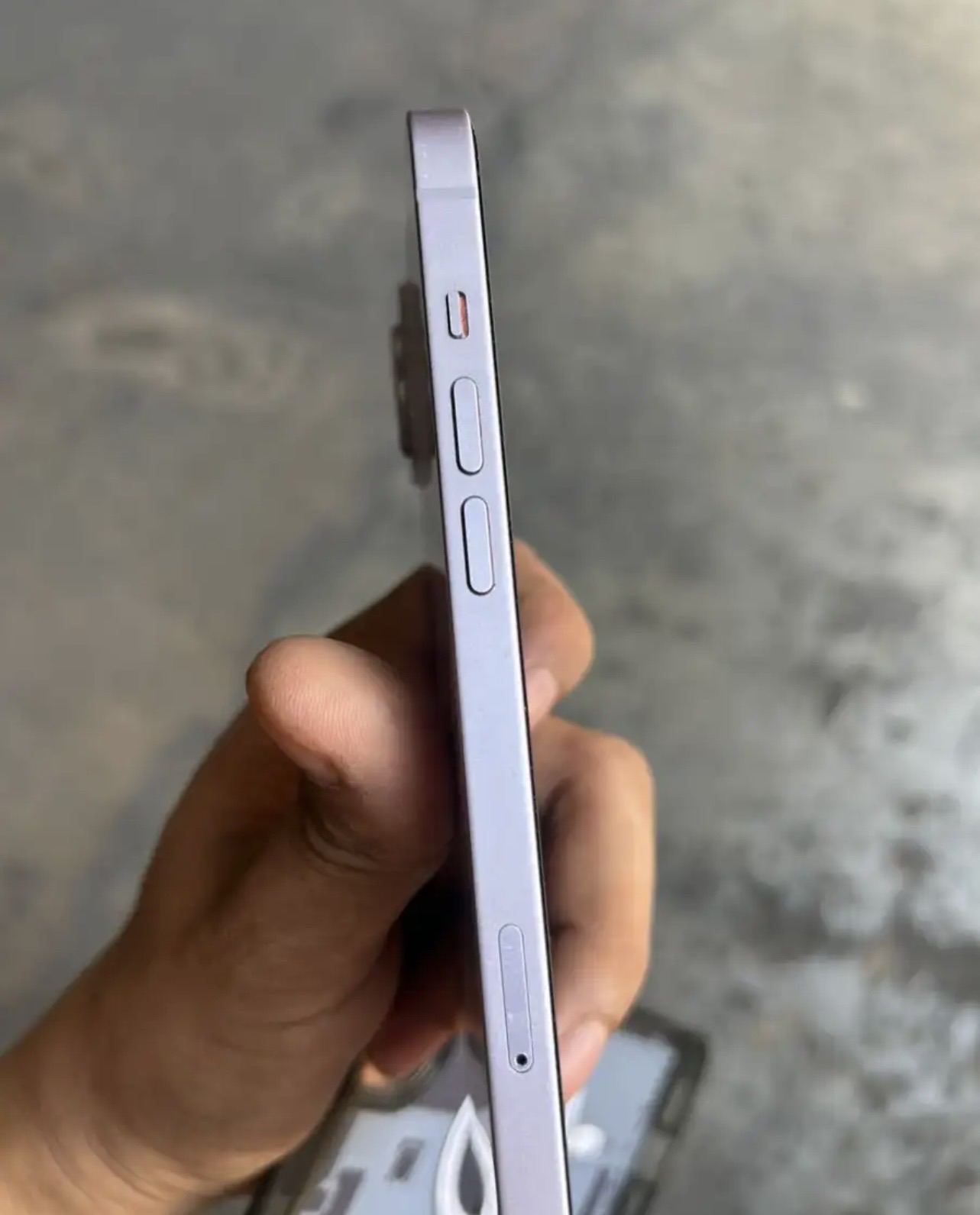 ايفون 14 بلس 256 بطاريه 83% سماعه المكالمات لا تعم