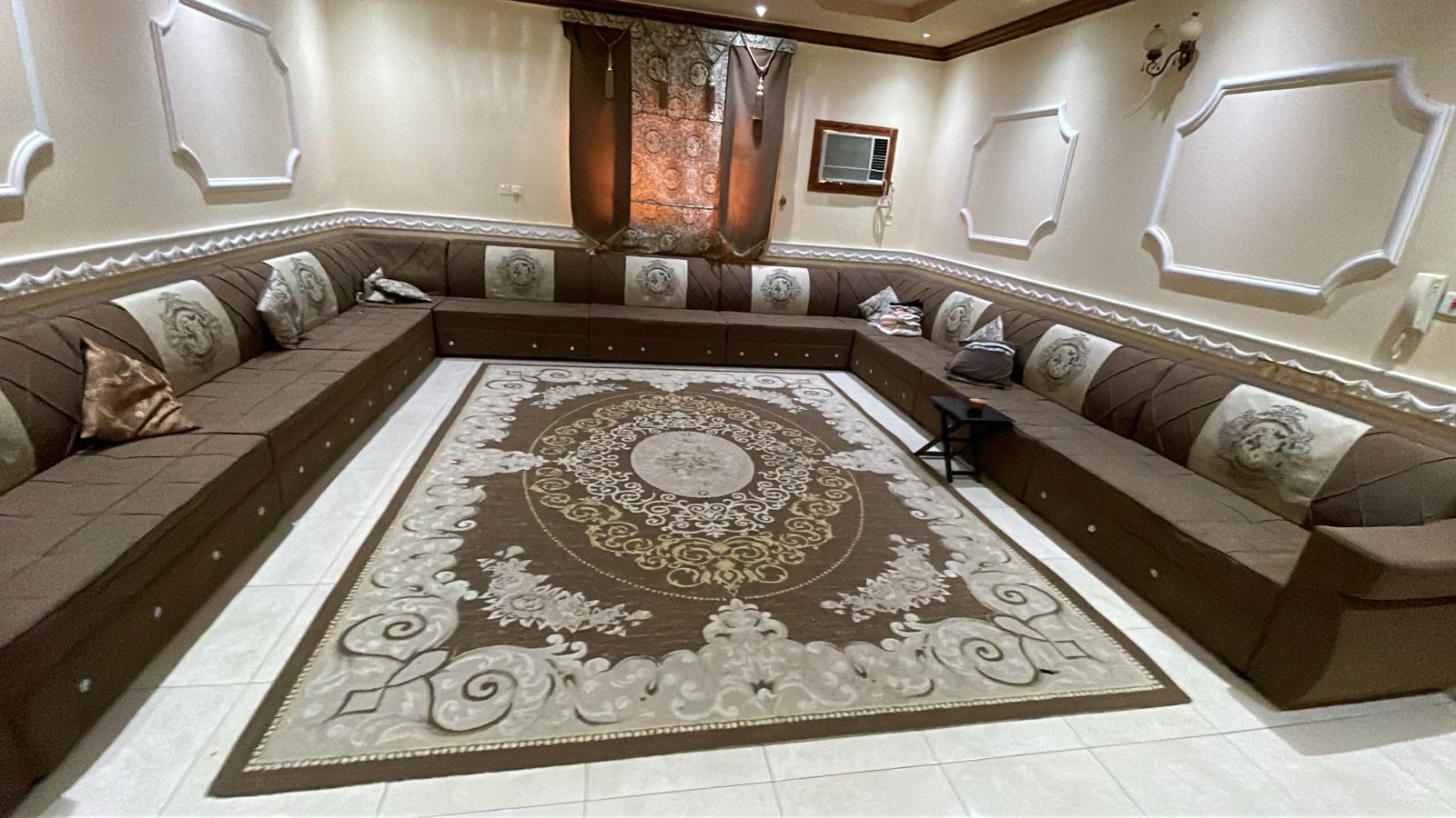 دينا طش تنطيف فلل وقصور وشقق وسطح من الاثاث القديم