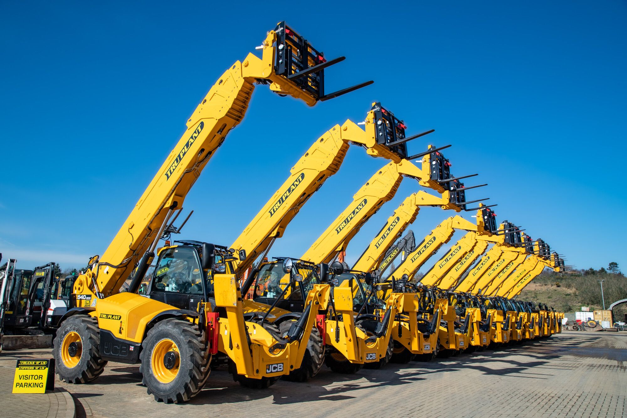 جي سي بي JCB تليهاندر تليهندر للإيجار في الدمام و