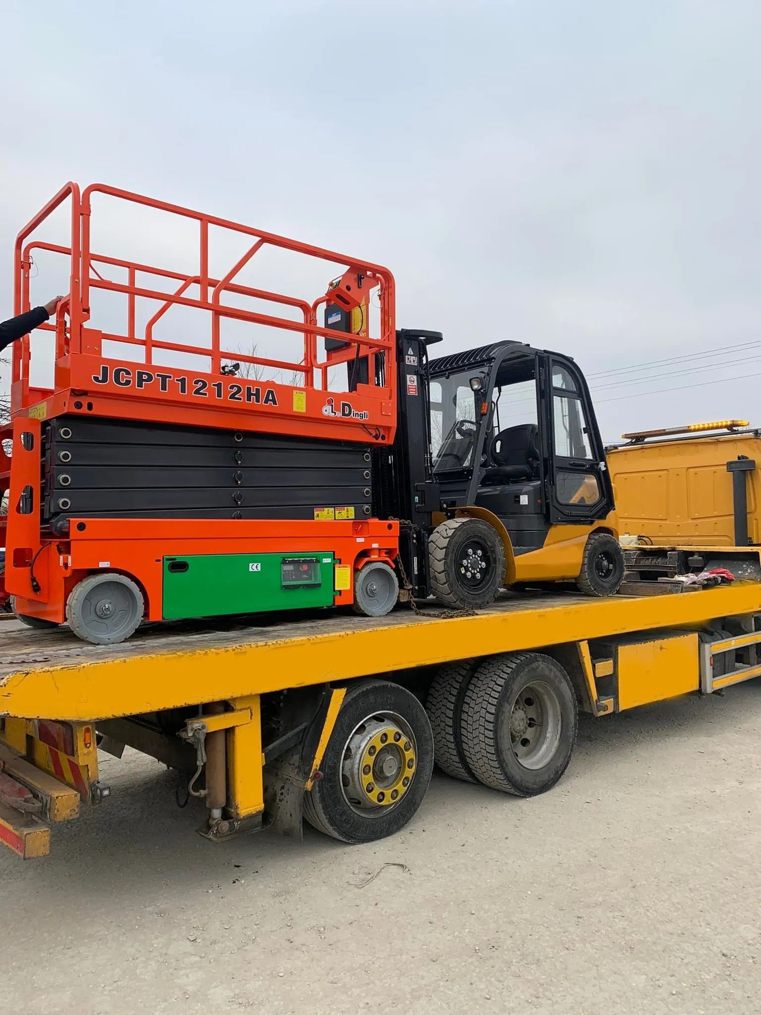 تأجير سيزرات سيزرلفت للإيجار في جدة 8 10 12 14 16