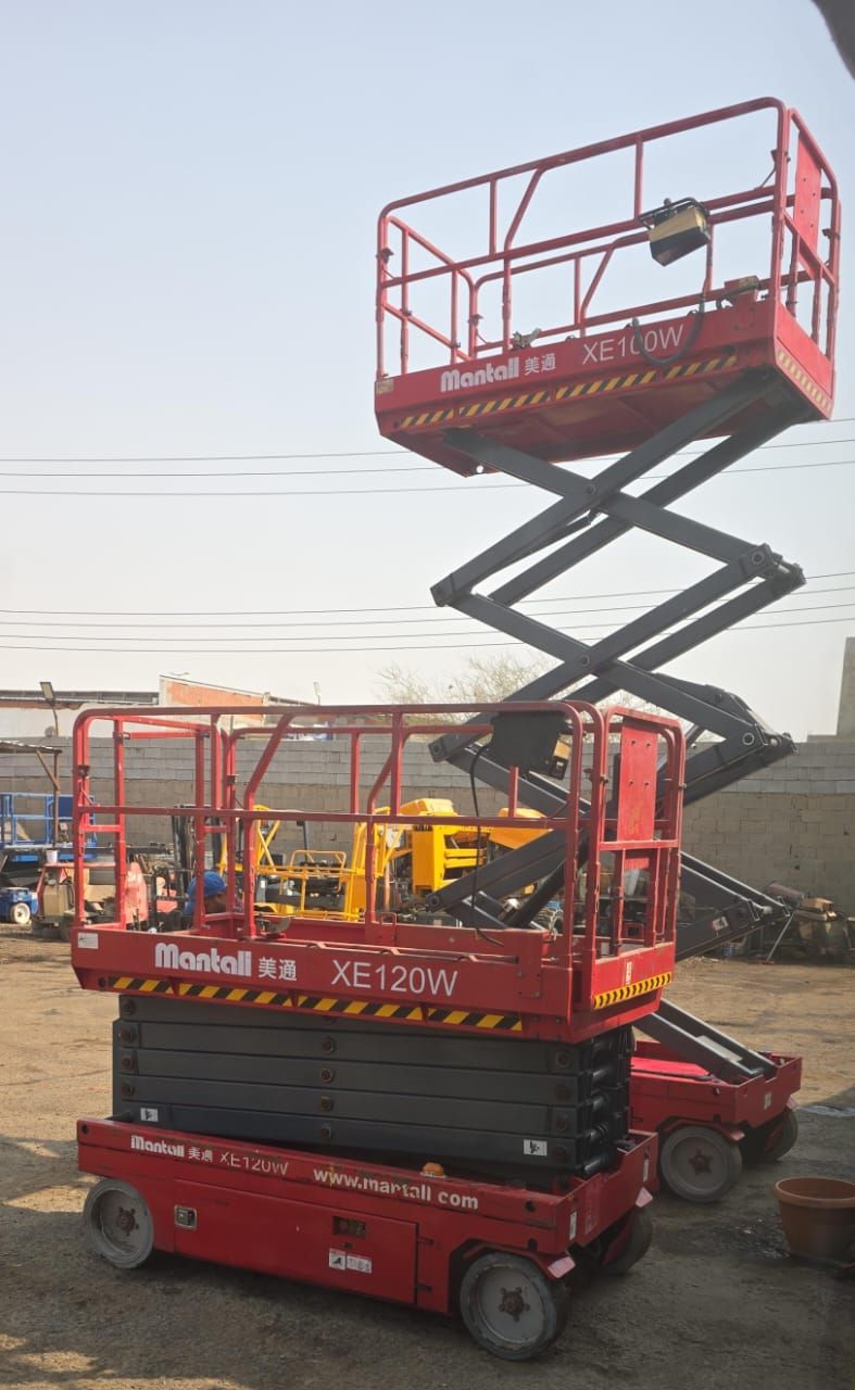 للايجار : سيزرلفت ومان لفت ورافعات شوكية وتيليهندل