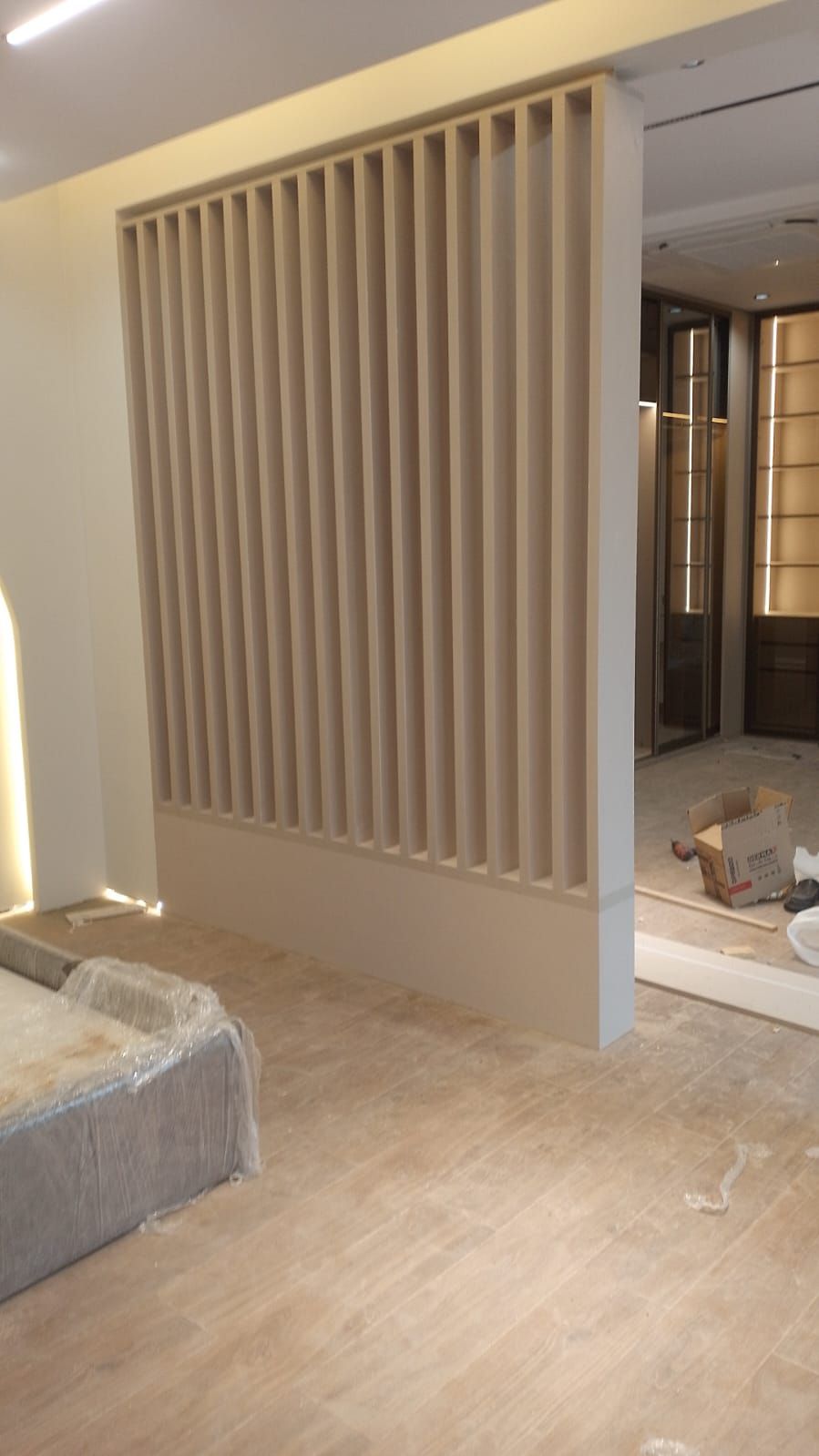 تفصيل غرف نوم وخزائن وديكورات ومجالس وستاير وسراير