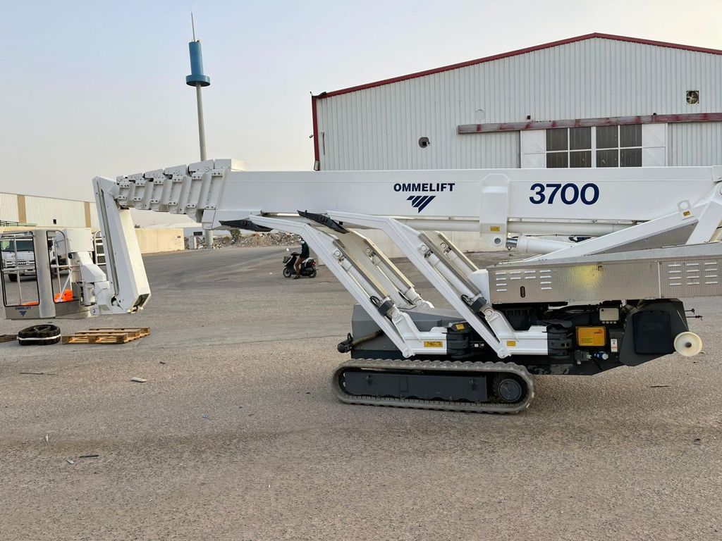 للايجار : سيزرلفت ومان لفت ورافعات شوكية وتيليهندل