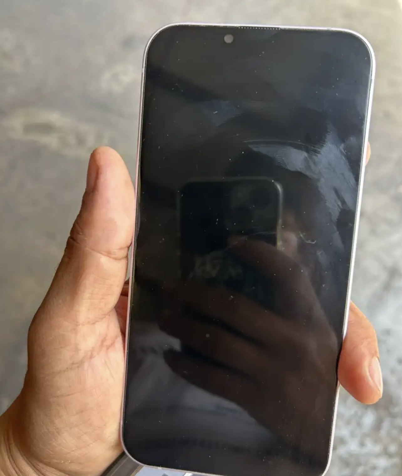 ايفون 14 بلس 256 بطاريه 83% سماعه المكالمات لا تعم