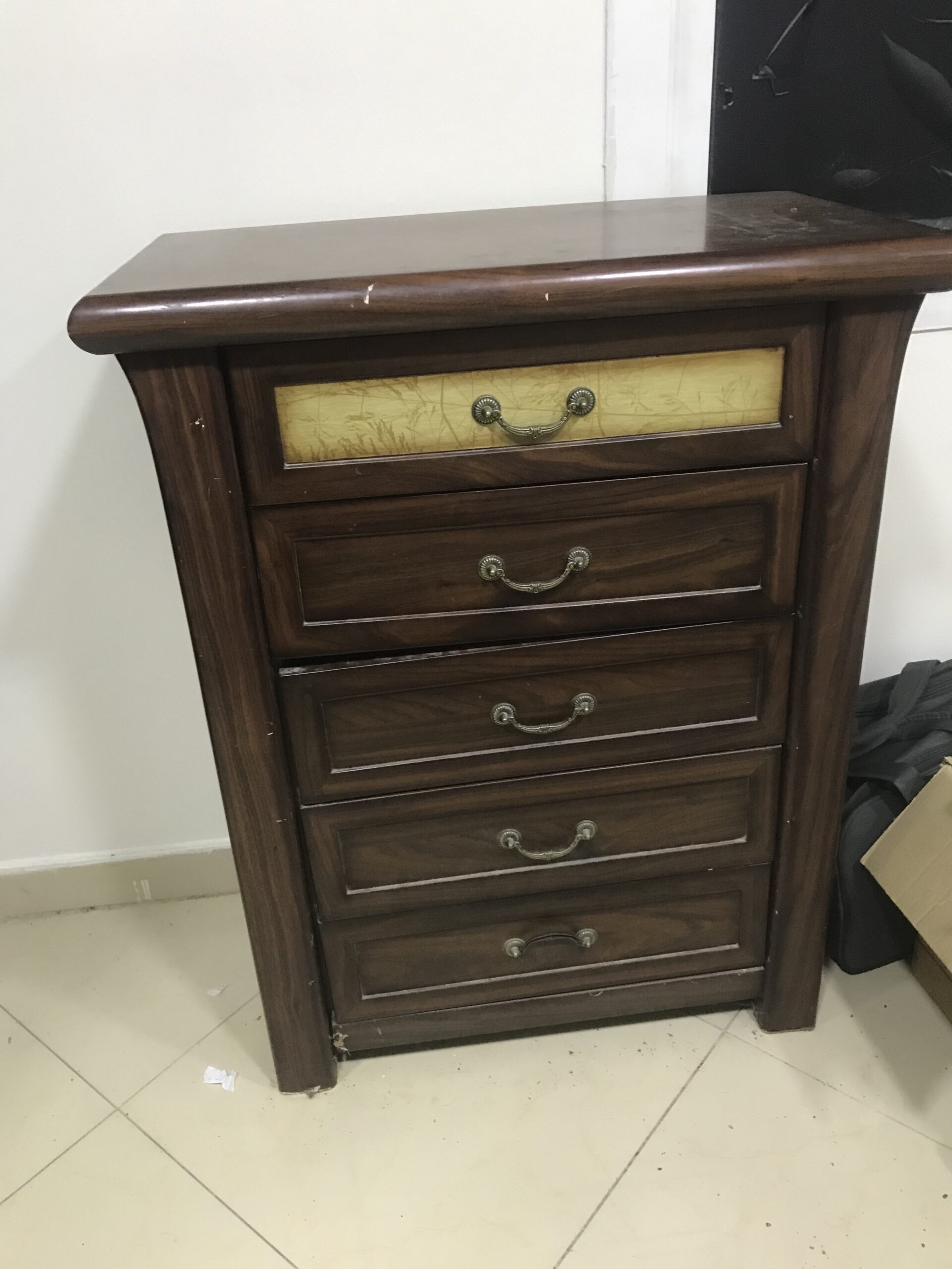 جدة حى البوادى ٢ ش الستين بجوار عيادات سابا