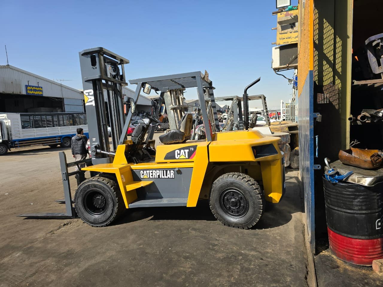 فوركلفت رافعات شوكيه للايجار سيزرلفت للايجار جميع
