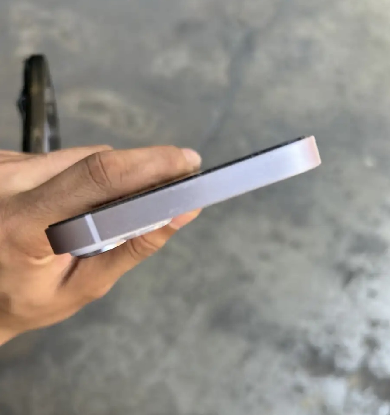 ايفون 14 بلس 256 بطاريه 83% سماعه المكالمات لا تعم