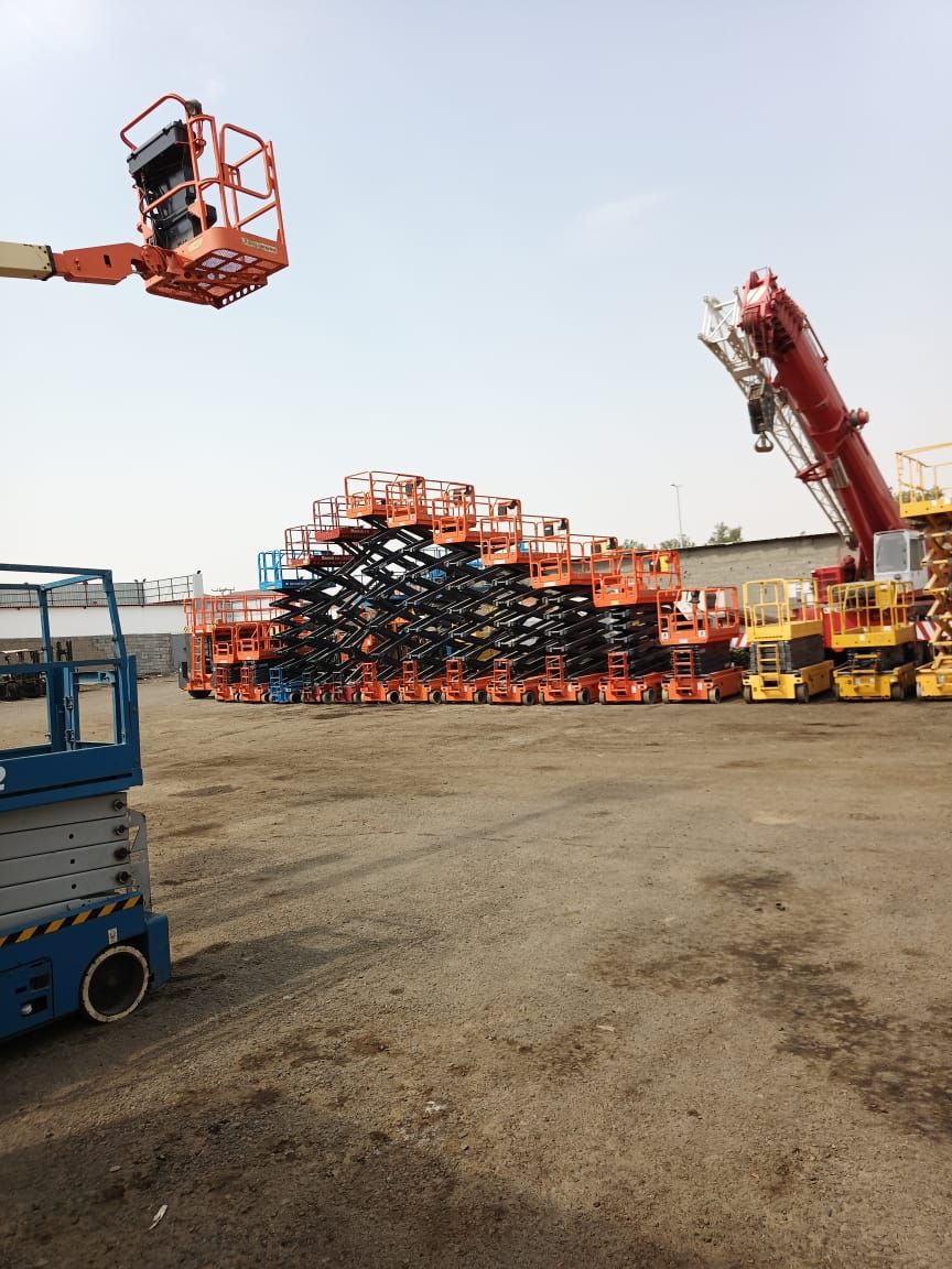 #مان_لفت#سيزر_لفت #رافعات _شوكيه #jcb للايجار