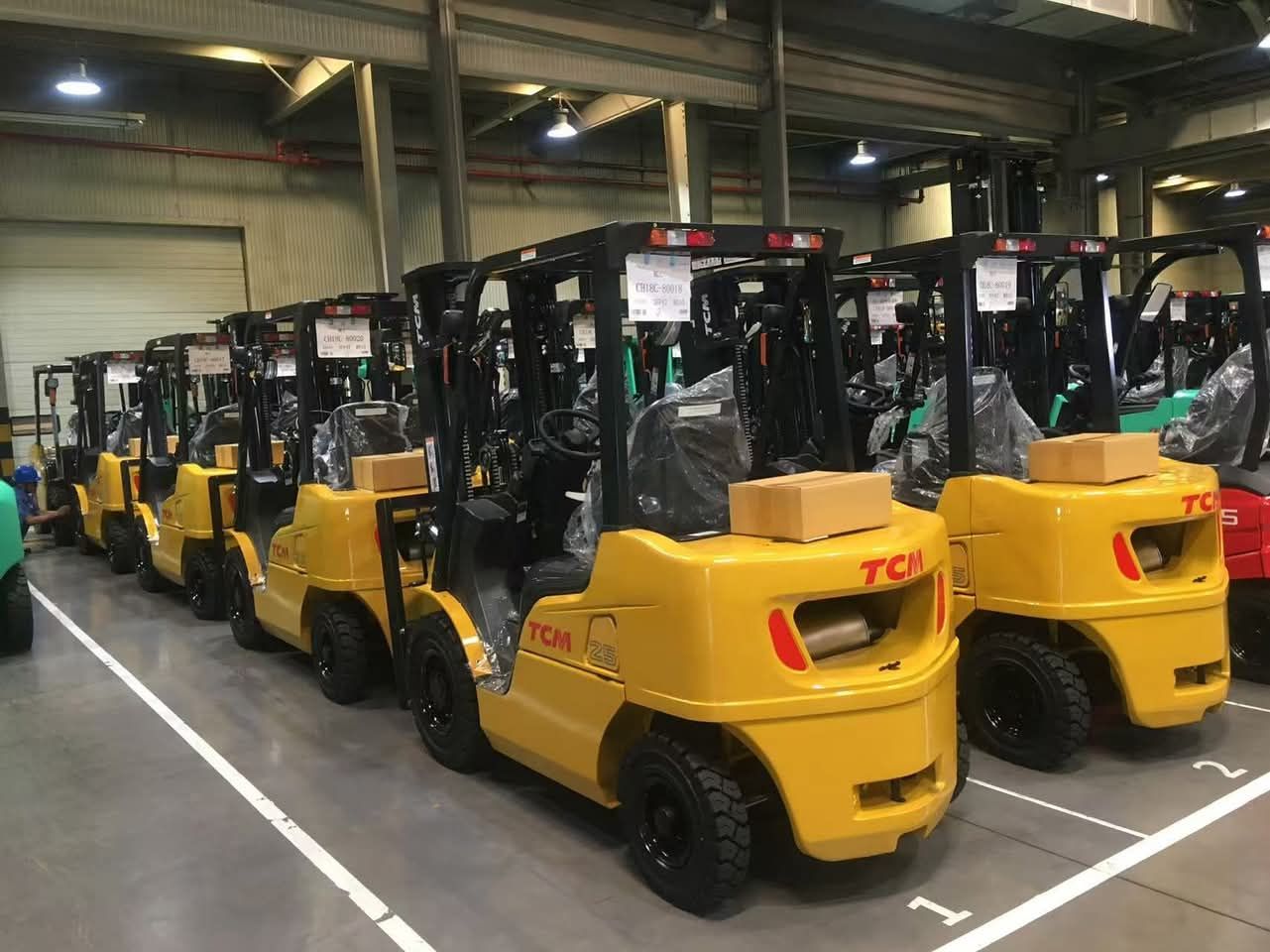 سيزرلفت ومان لفت ورافعات شوكيه وتليهندلر للايجار