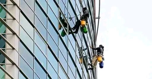 تنظيف واجهات