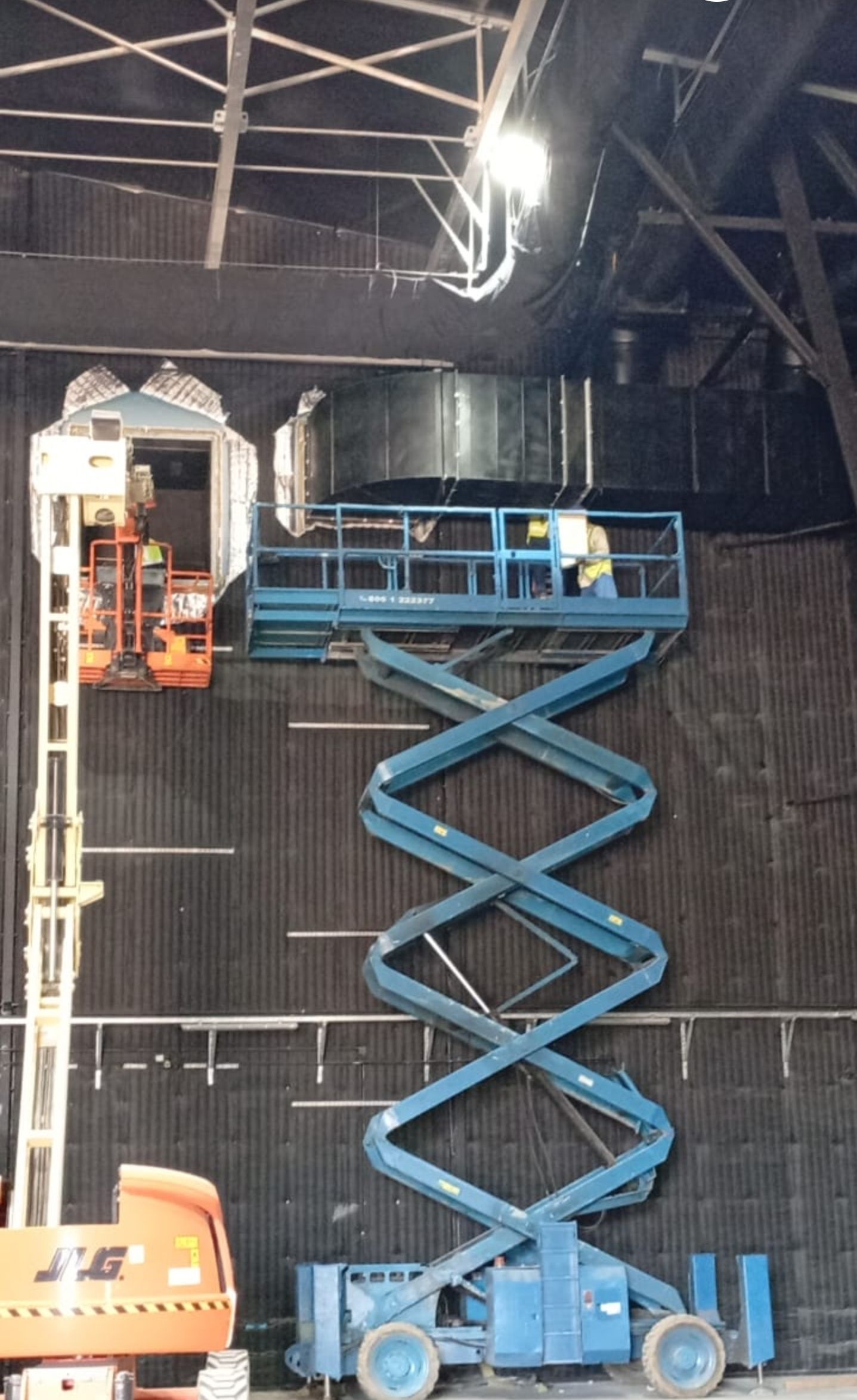 سيزرات لفت مان لفت للايجار روافع بكل احجامها للايج