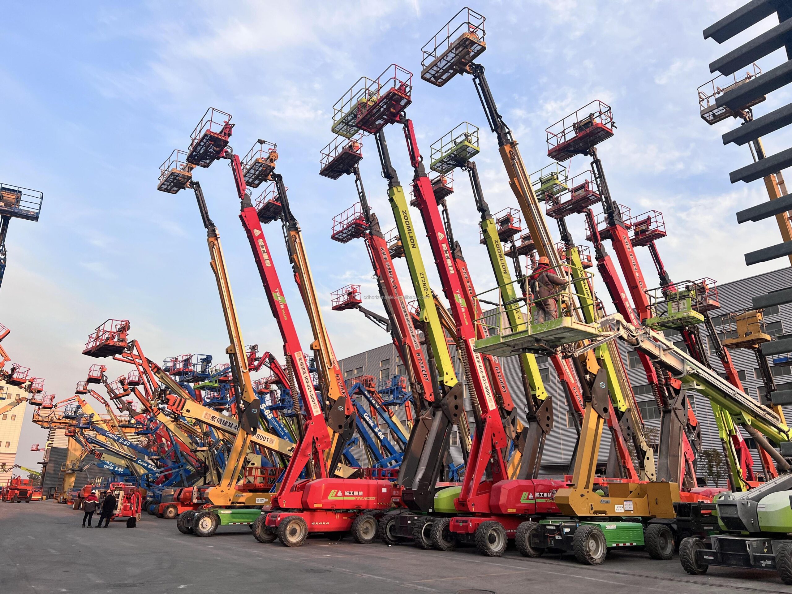 تأجير : رافعات شوكية – كرينات – مان لفتات – سيزرلف