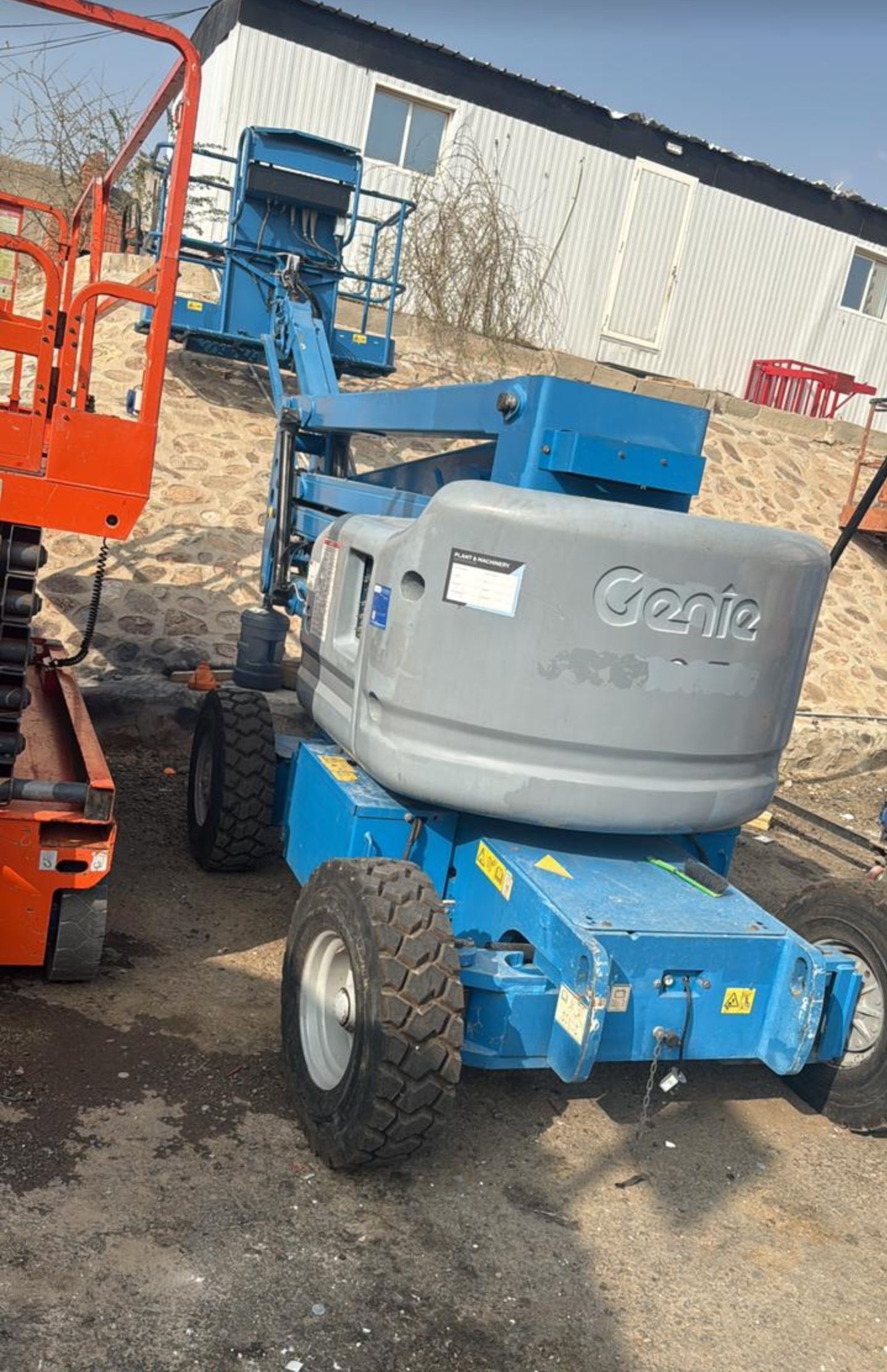 سيزرات لفت مان لفت للايجار روافع بكل احجامها للايج